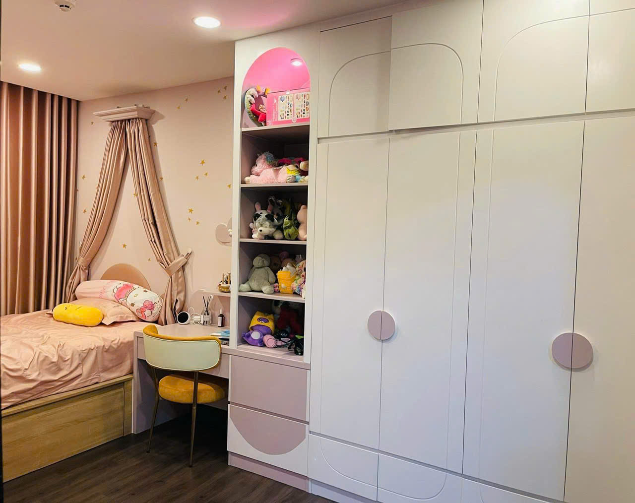 FELIZ EN VISTA, DISTRICT 2, 4BR, FULLY FURNISHED image