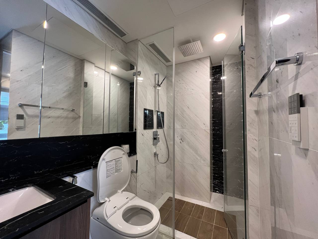 SERENITY SKY VILLAS, DISTRICT 3, 3 BEDROOMS, FULLY FURNISHED image