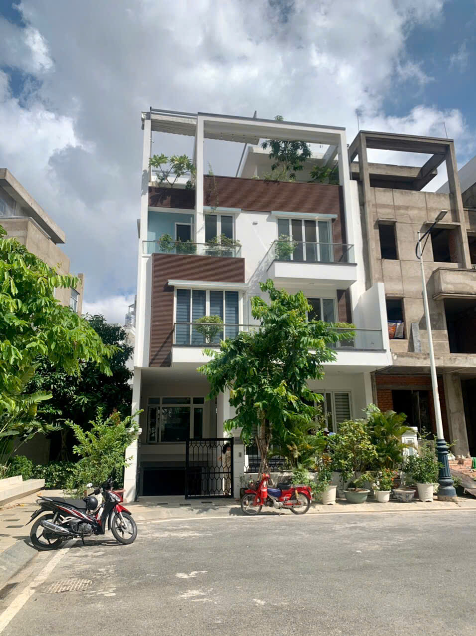 SAIGON MYSTERY, DISTRICT 2, FULLY FURNISHED, 4BR+1 image