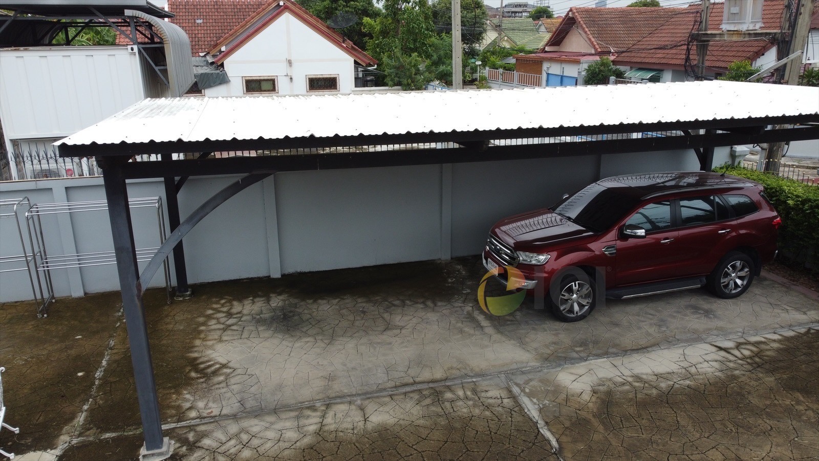 Land and building for sale on Srinakarin Road, next to MRT Yellow Line (Sri Dan Station)  image