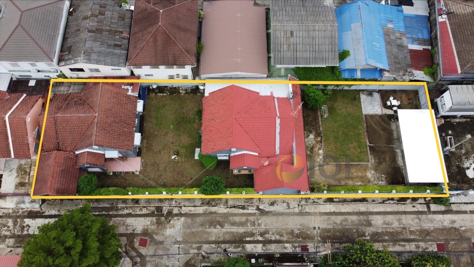 Land and building for sale on Srinakarin Road, next to MRT Yellow Line (Sri Dan Station)  image