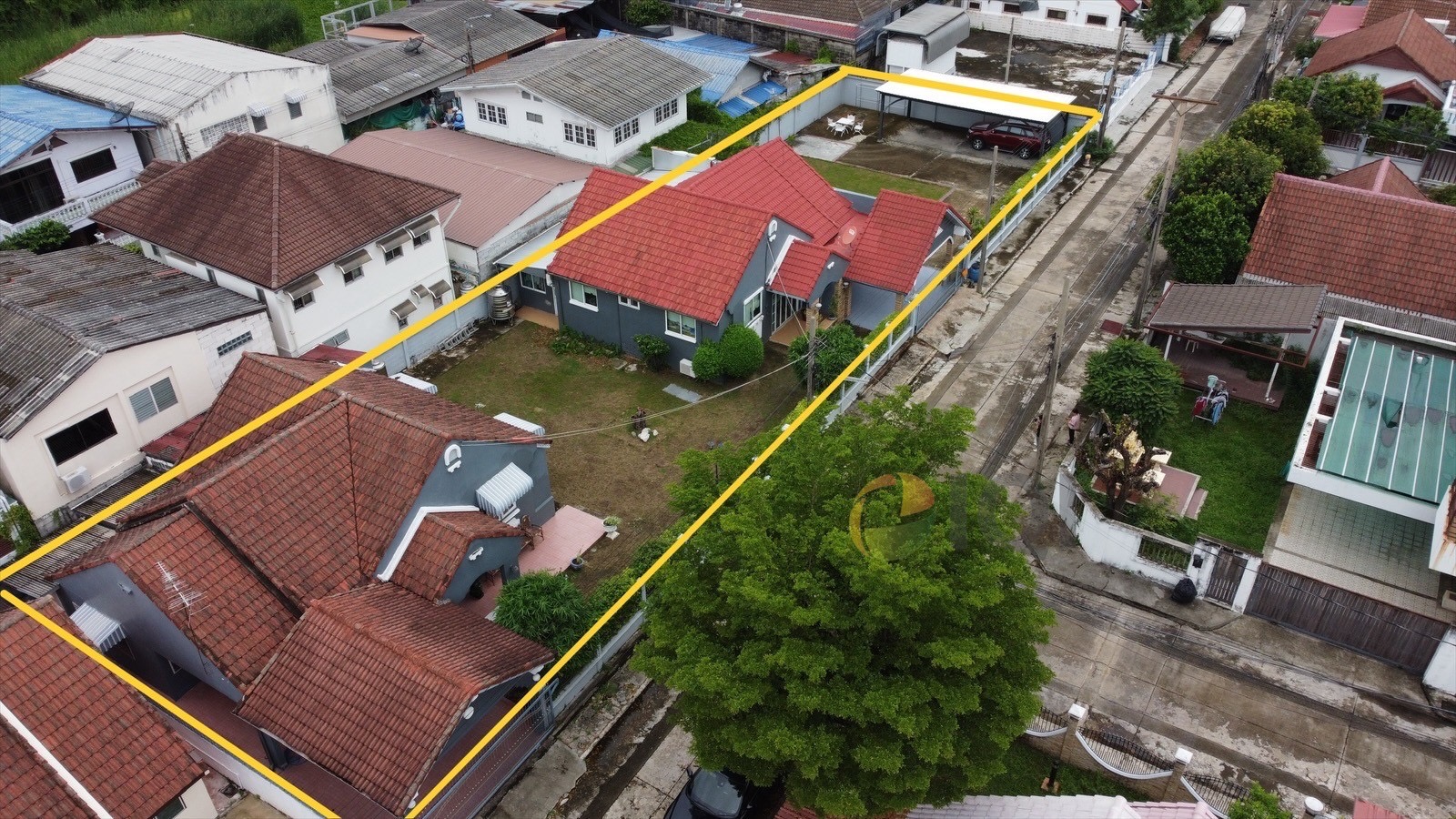 Land and building for sale on Srinakarin Road, next to MRT Yellow Line (Sri Dan Station)  image