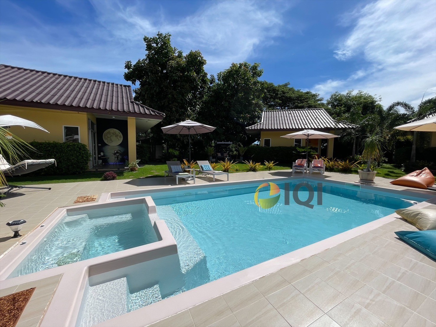 Selling House and resort in Rayong Province image