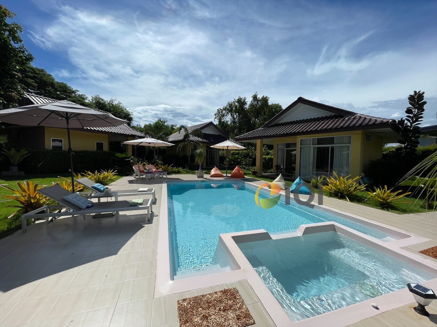 Selling House and resort in Rayong Province image