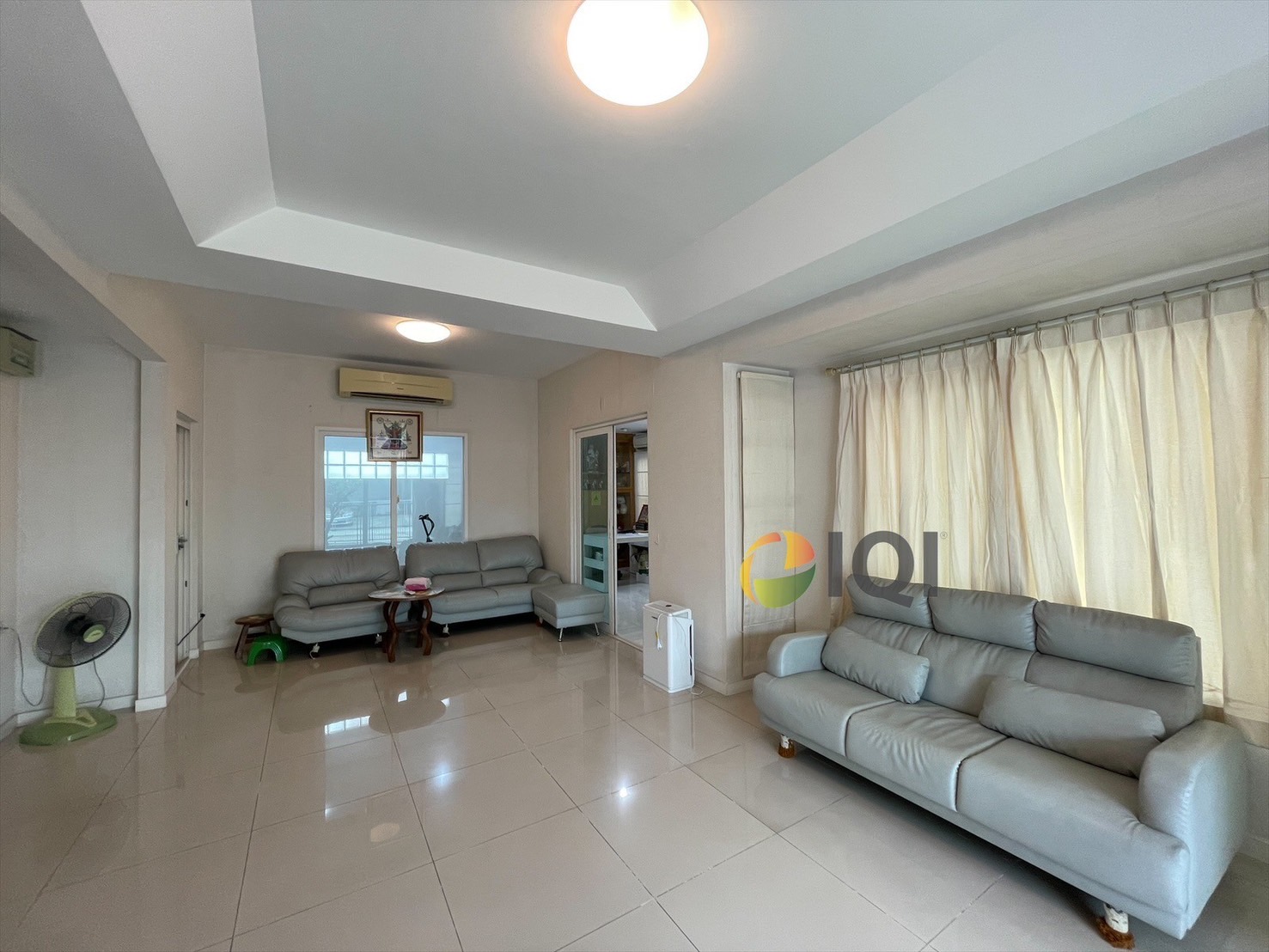 Land for sale with buildings, office buildings and houses on Senanikhom 1 Road image