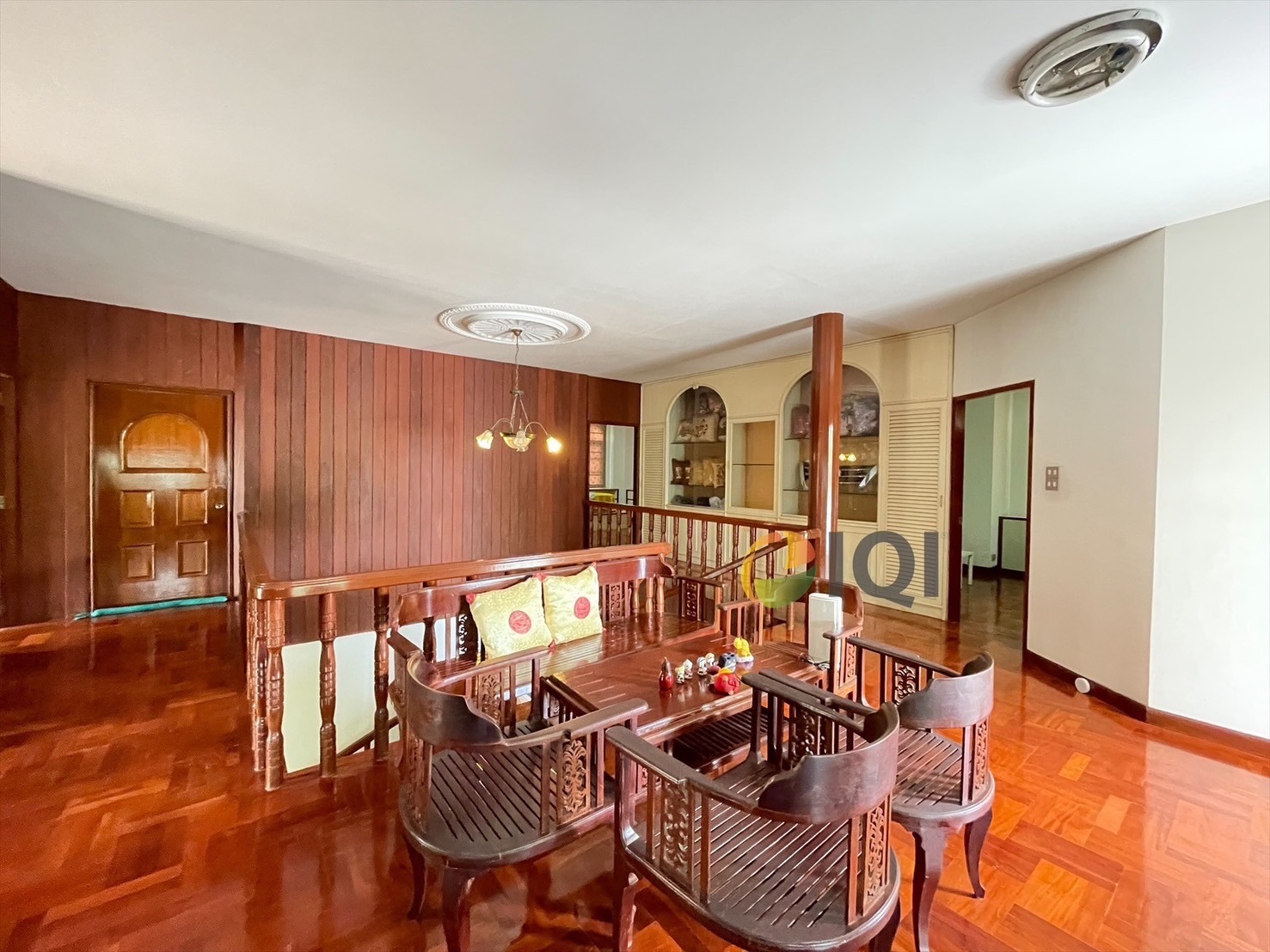 Land for sale with buildings, office buildings and houses on Senanikhom 1 Road image