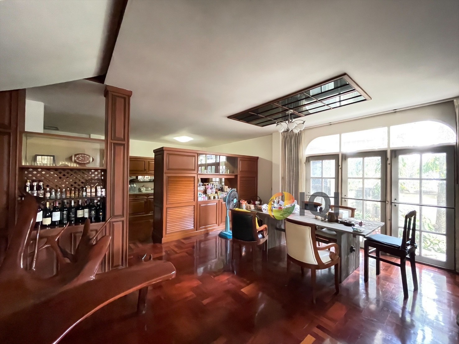 Land for sale with buildings, office buildings and houses on Senanikhom 1 Road image