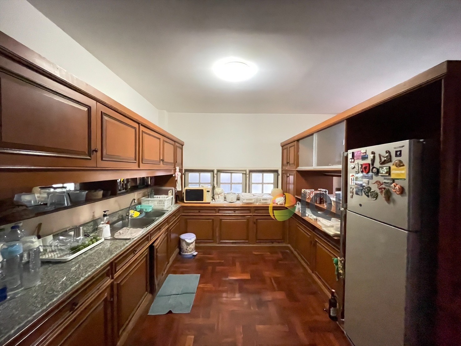 Land for sale with buildings, office buildings and houses on Senanikhom 1 Road image