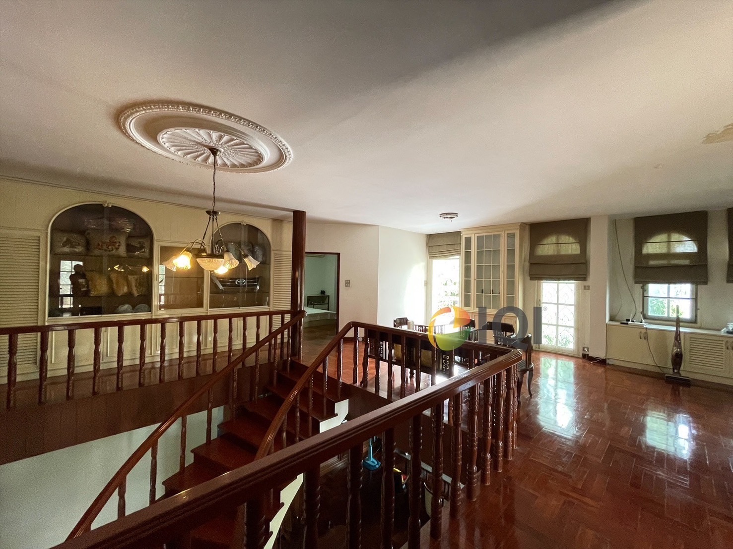 Land for sale with buildings, office buildings and houses on Senanikhom 1 Road image