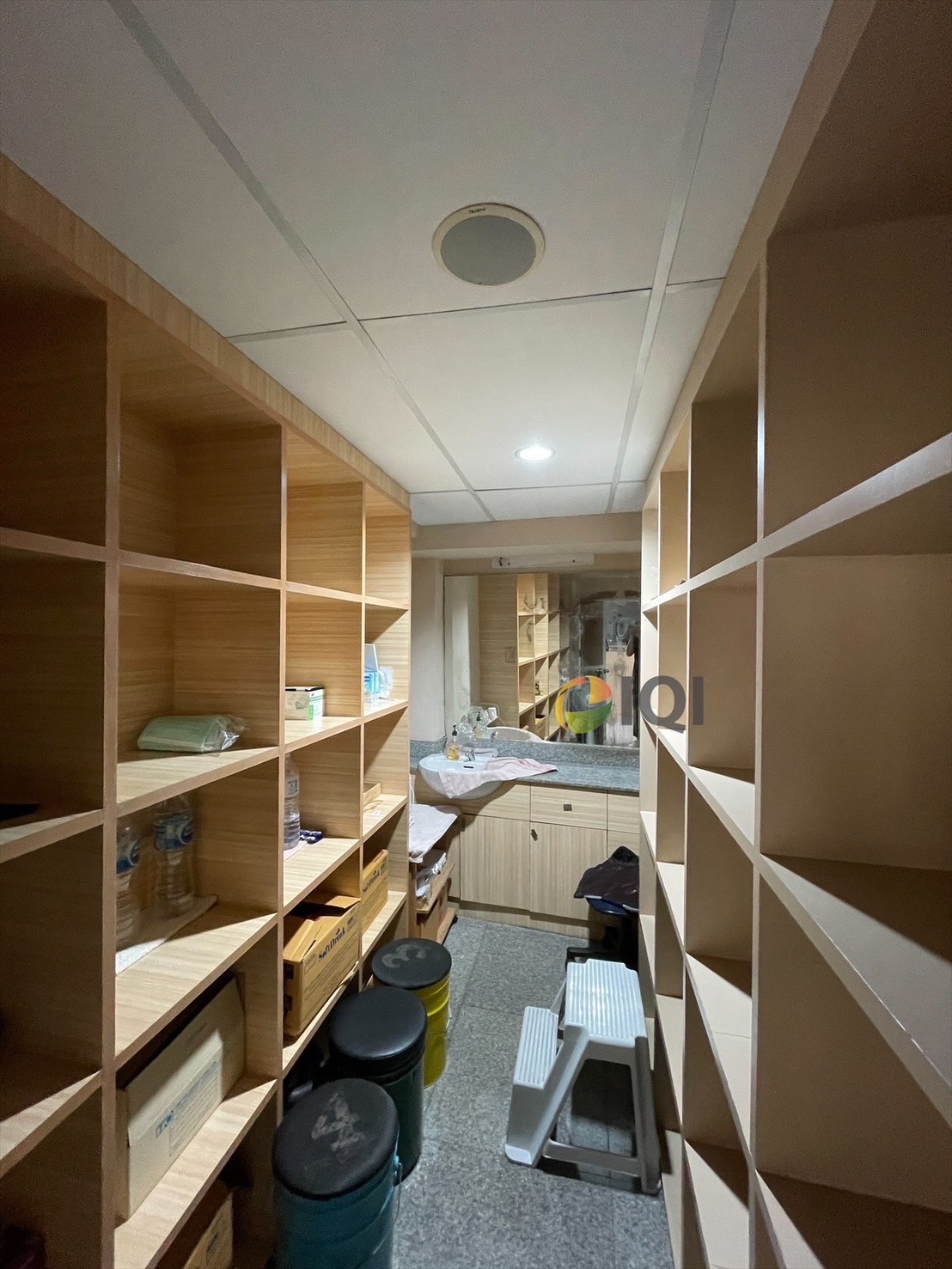 Land for sale with buildings, office buildings and houses on Senanikhom 1 Road image