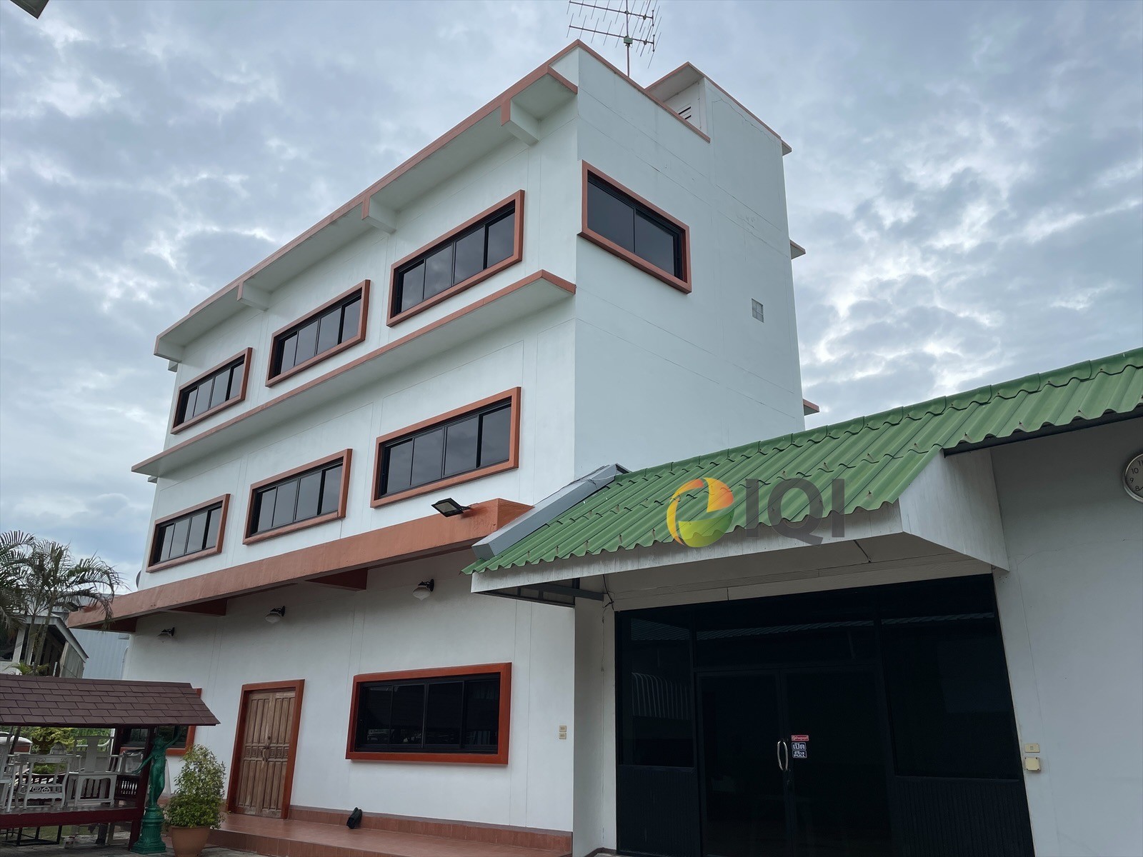 Land for sale 4-0-10 rai with office building and 3-storey house, Bang Bua Thong - Suphan Buri Road image