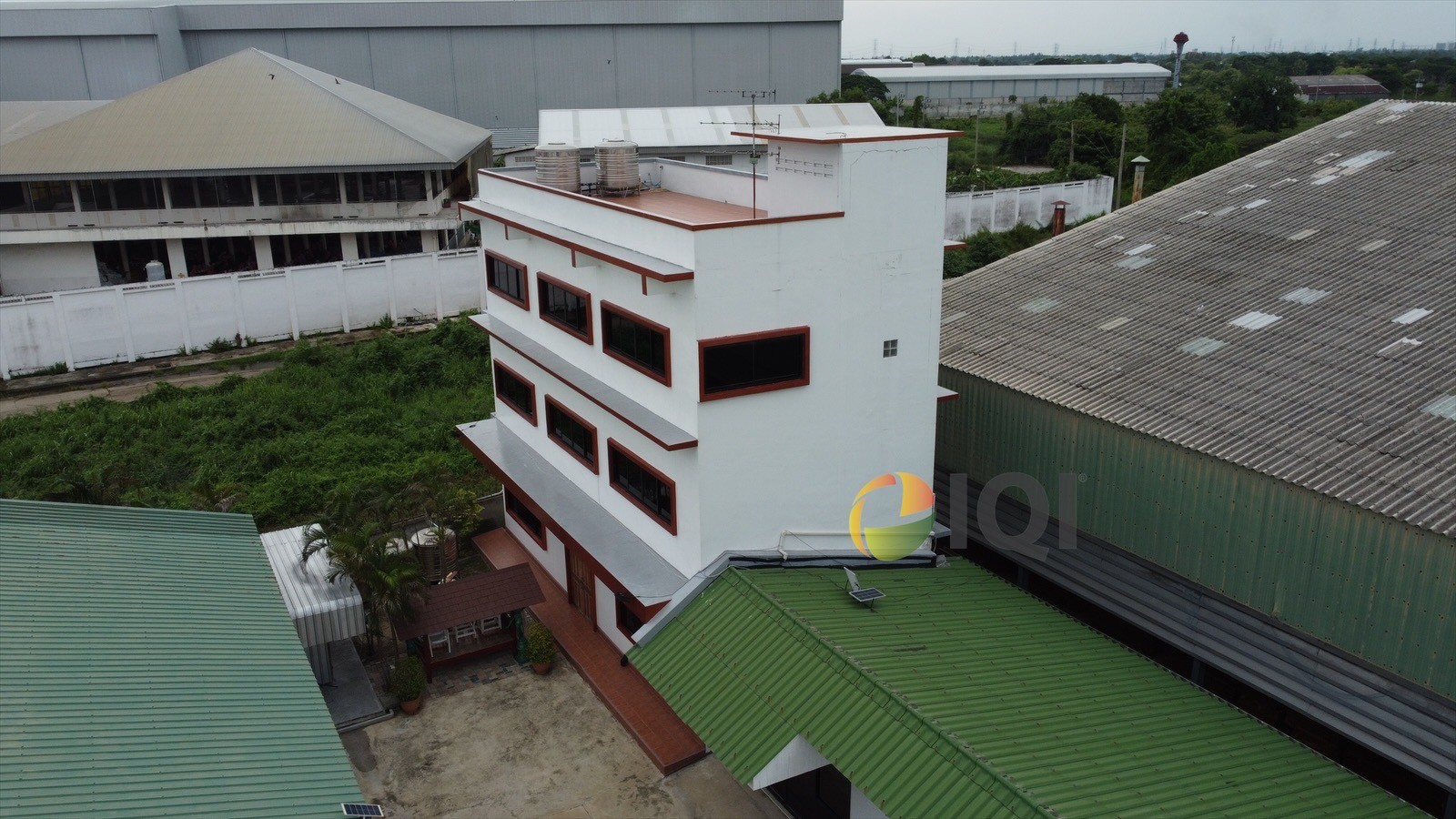 Land for sale 4-0-10 rai with office building and 3-storey house, Bang Bua Thong - Suphan Buri Road image
