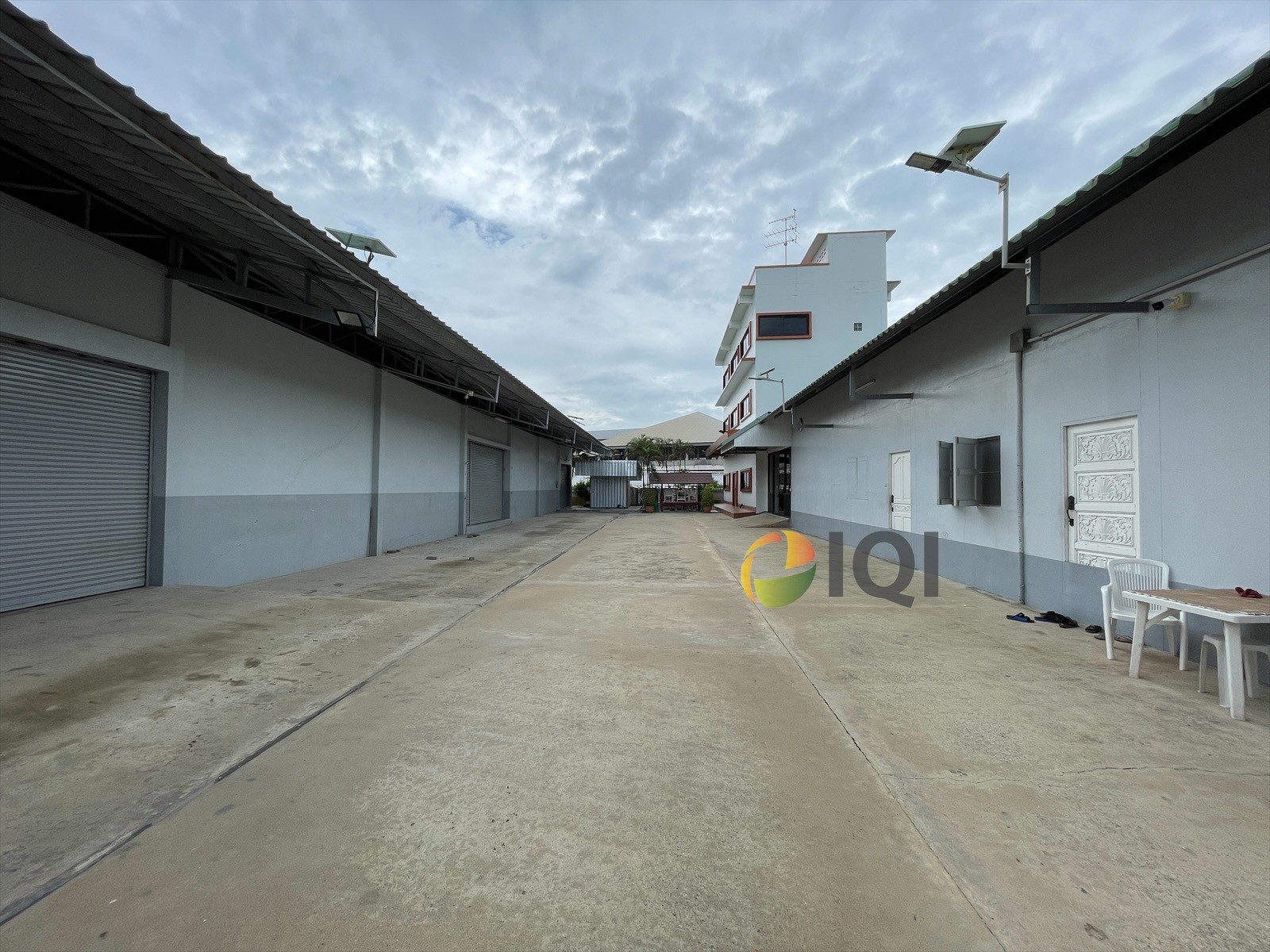 Land for sale 4-0-10 rai with office building and 3-storey house, Bang Bua Thong - Suphan Buri Road image