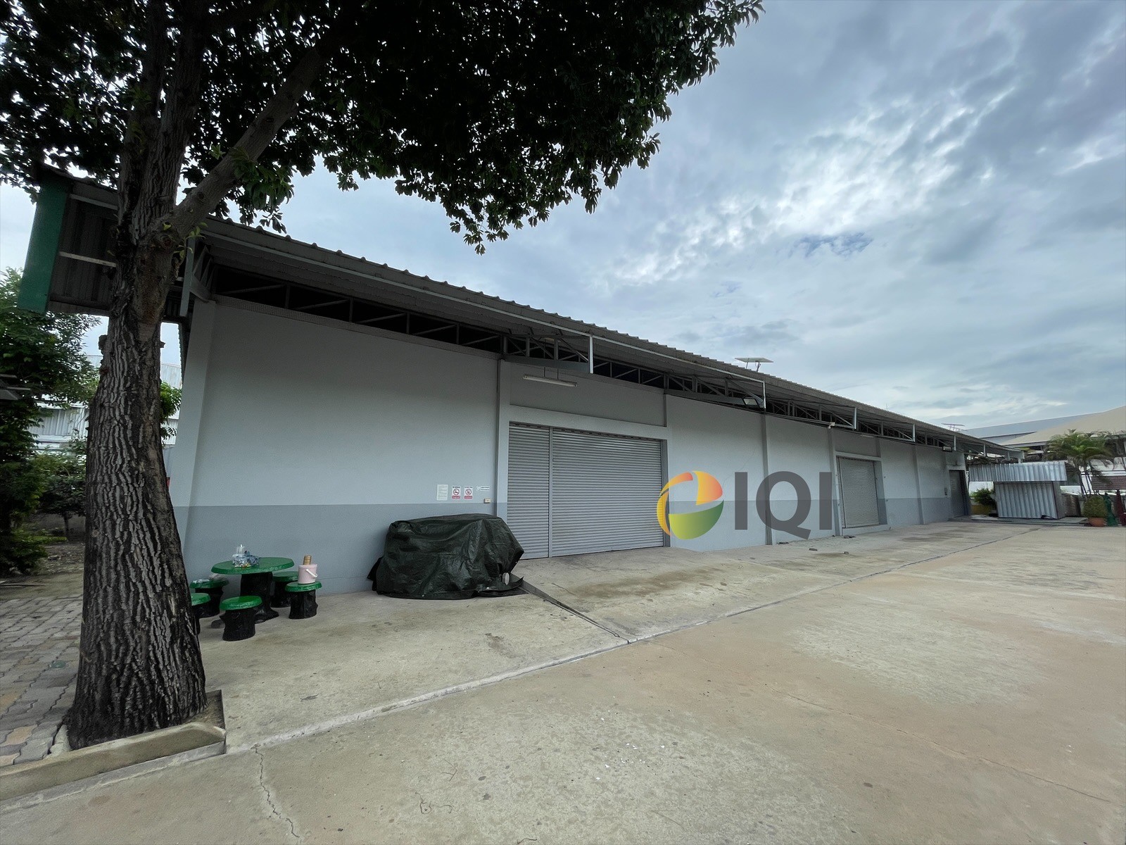 Land for sale 4-0-10 rai with office building and 3-storey house, Bang Bua Thong - Suphan Buri Road image