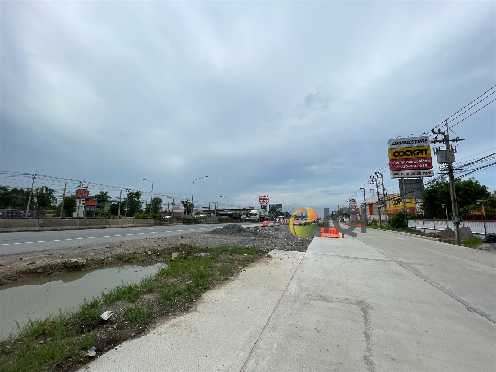 Land for sale 4-0-10 rai with office building and 3-storey house, Bang Bua Thong - Suphan Buri Road image