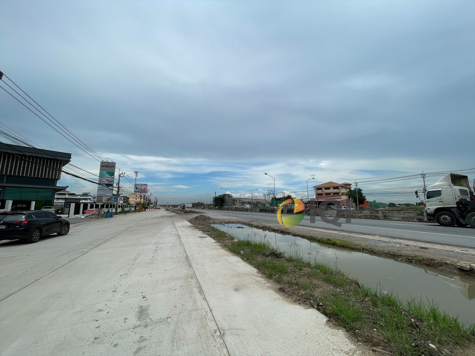Land for sale 4-0-10 rai with office building and 3-storey house, Bang Bua Thong - Suphan Buri Road image