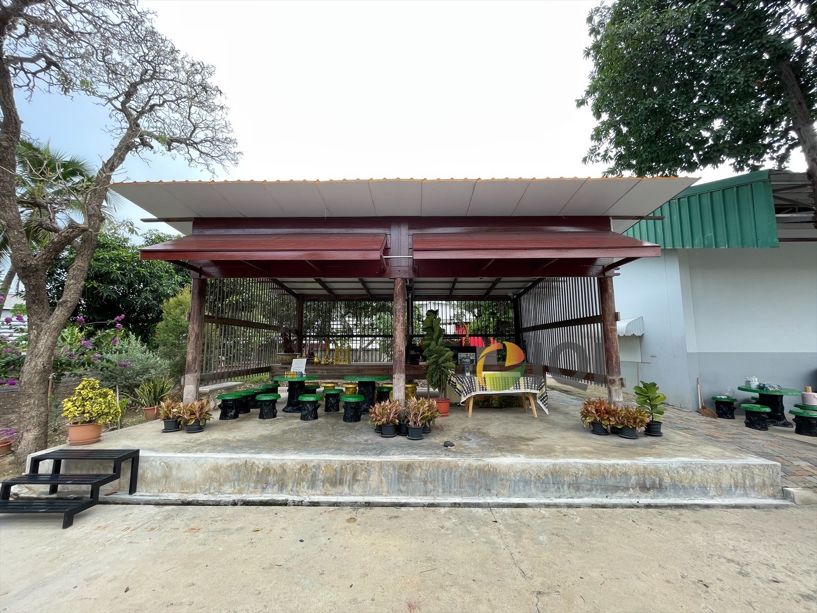 Land for sale 4-0-10 rai with office building and 3-storey house, Bang Bua Thong - Suphan Buri Road image