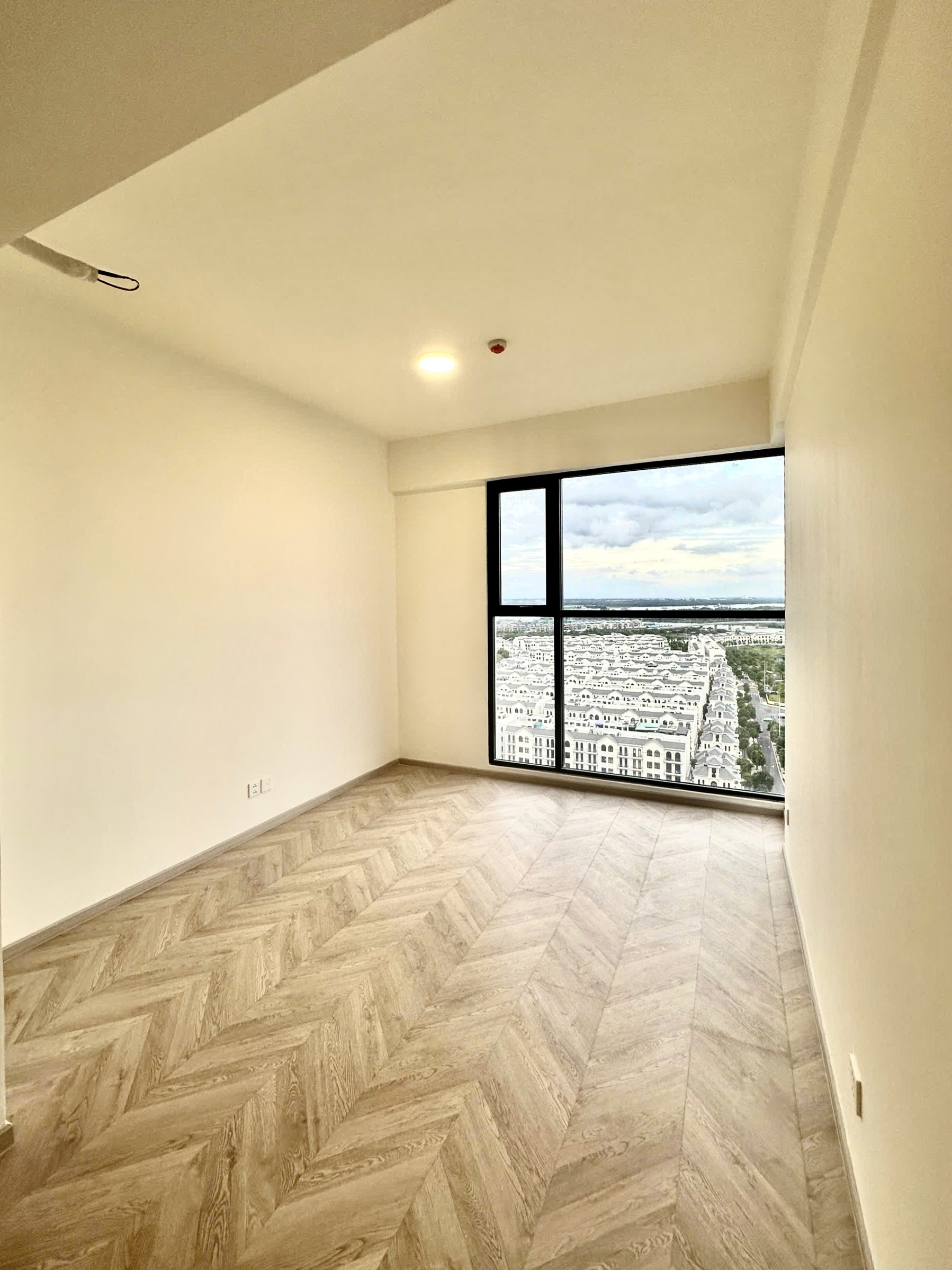 LUMIERE BOULEVARD, DISTRICT 9, 2 BEDROOMS,  UNFURNISHED image