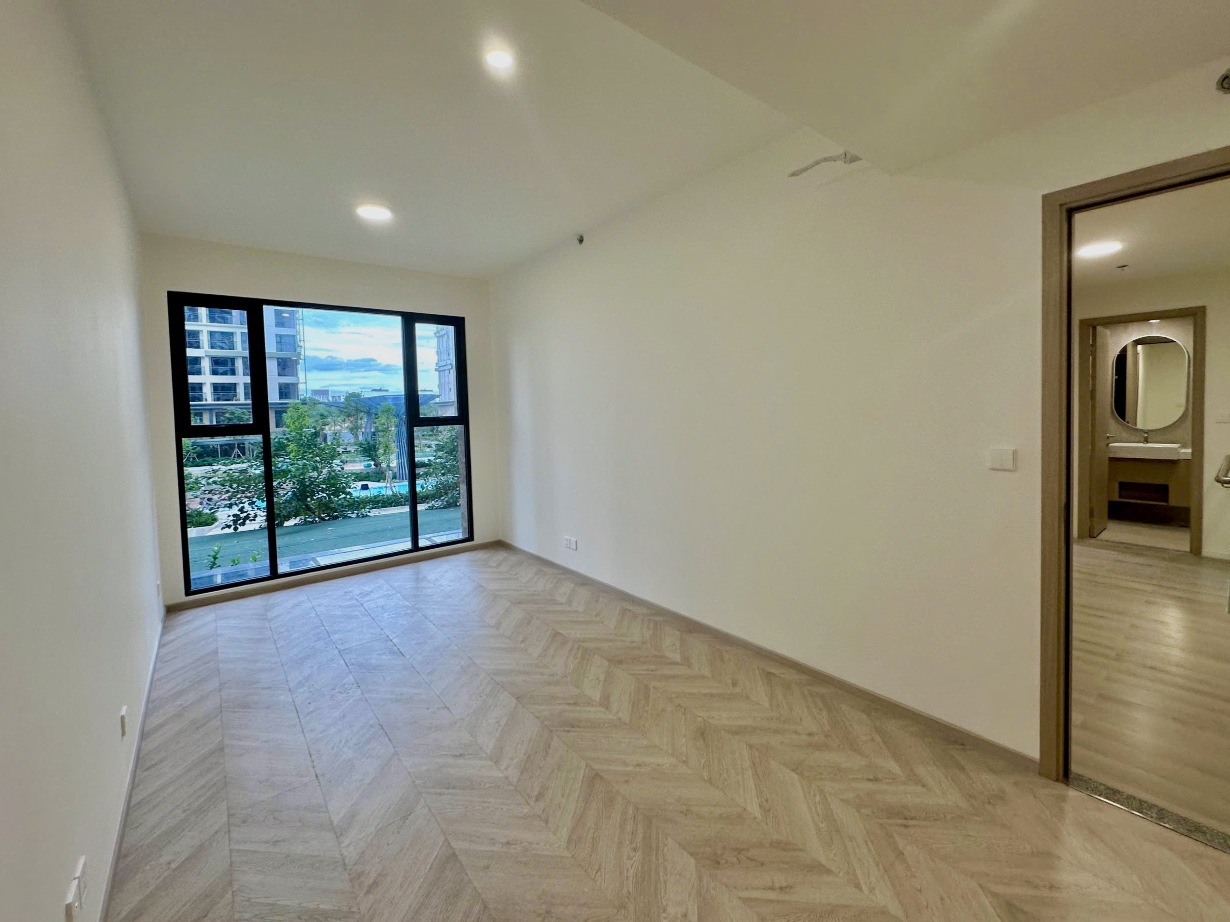 DUPLEX LUMIÈRE BOULEVARD, DISTRICT 9, 4 BEDROOMS,  UNFURNISHED image