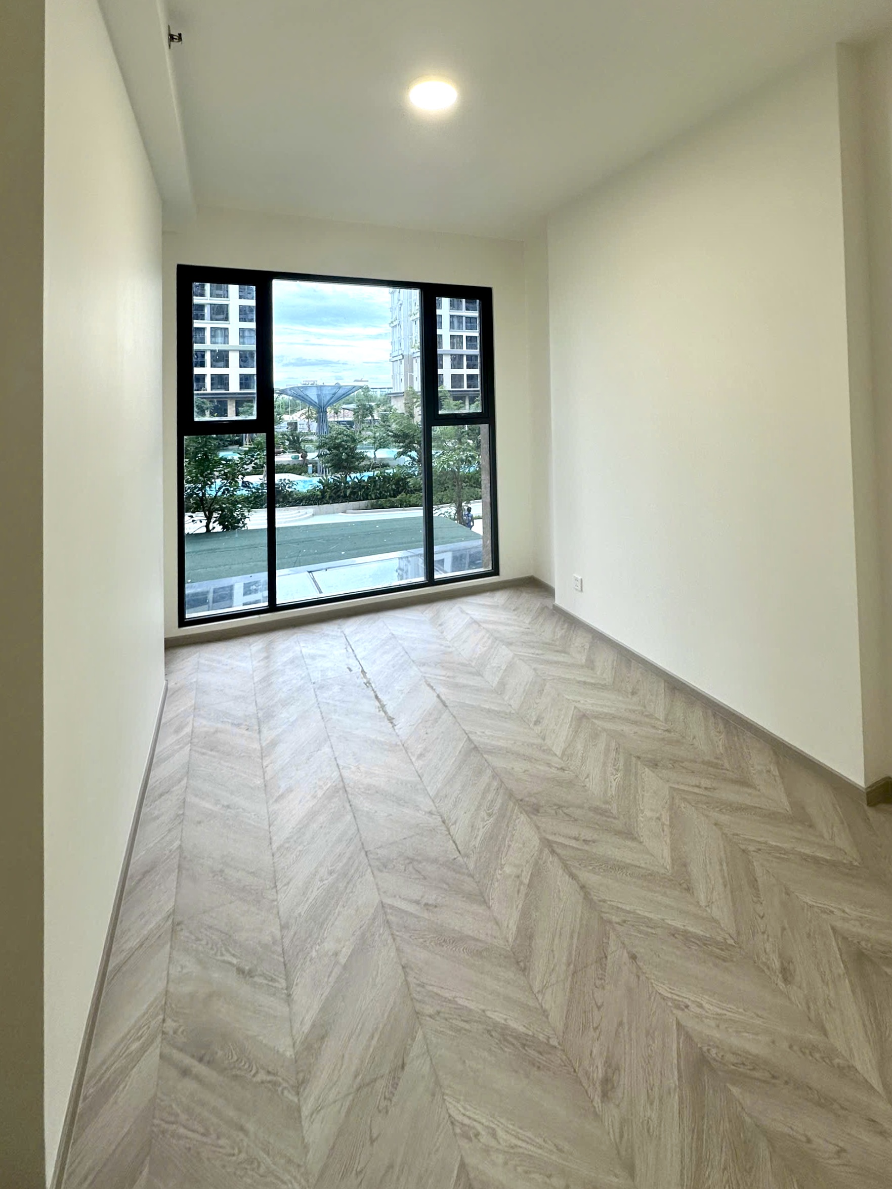 DUPLEX LUMIÈRE BOULEVARD, DISTRICT 9, 4 BEDROOMS,  UNFURNISHED image