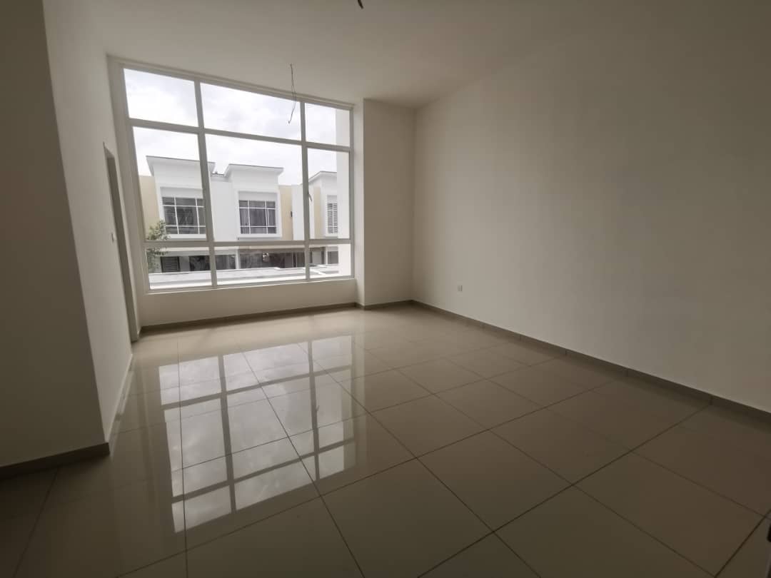  Ara Sendayan ( ADIRA 2 ) image