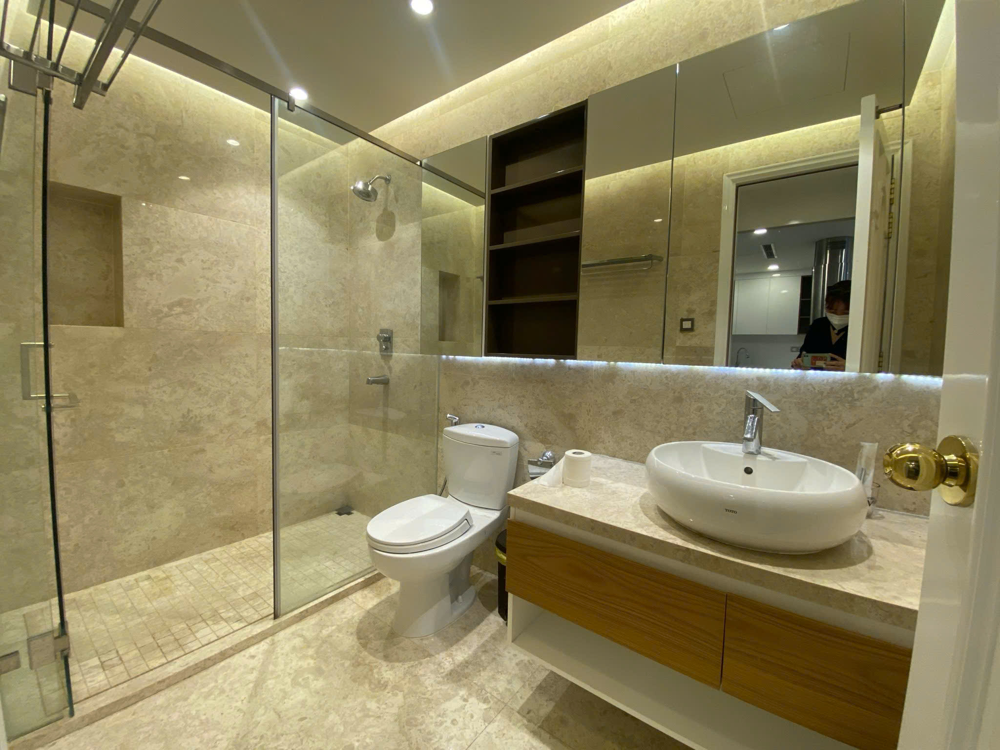 VINCOM DONG KHOI, DISTRICT 1, 2 BEDROOMS, FULLY FURNISHED image