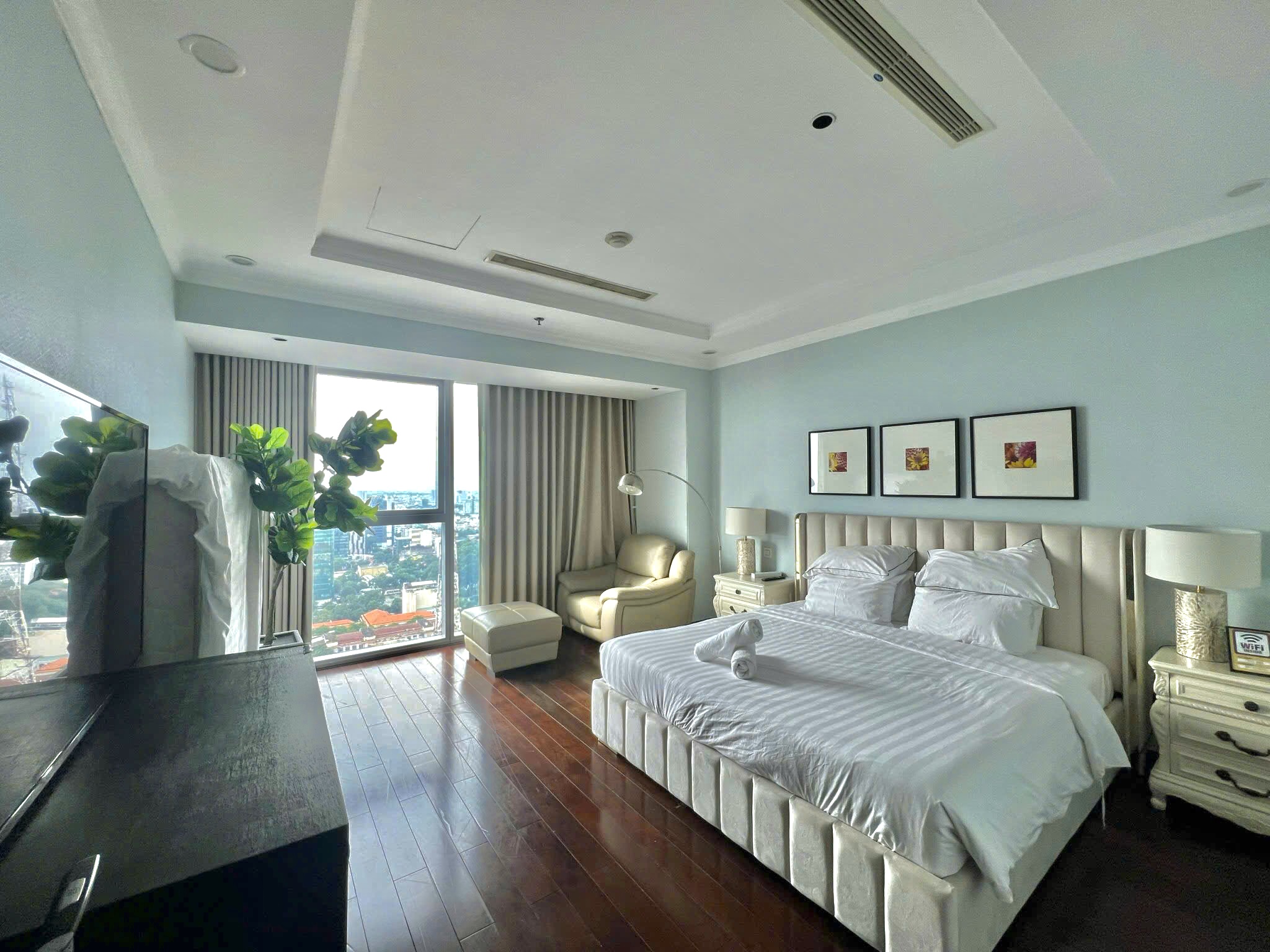 VINCOM DONG KHOI, DISTRICT 1, 3 BEDROOMS, FULLY FURNISHED image