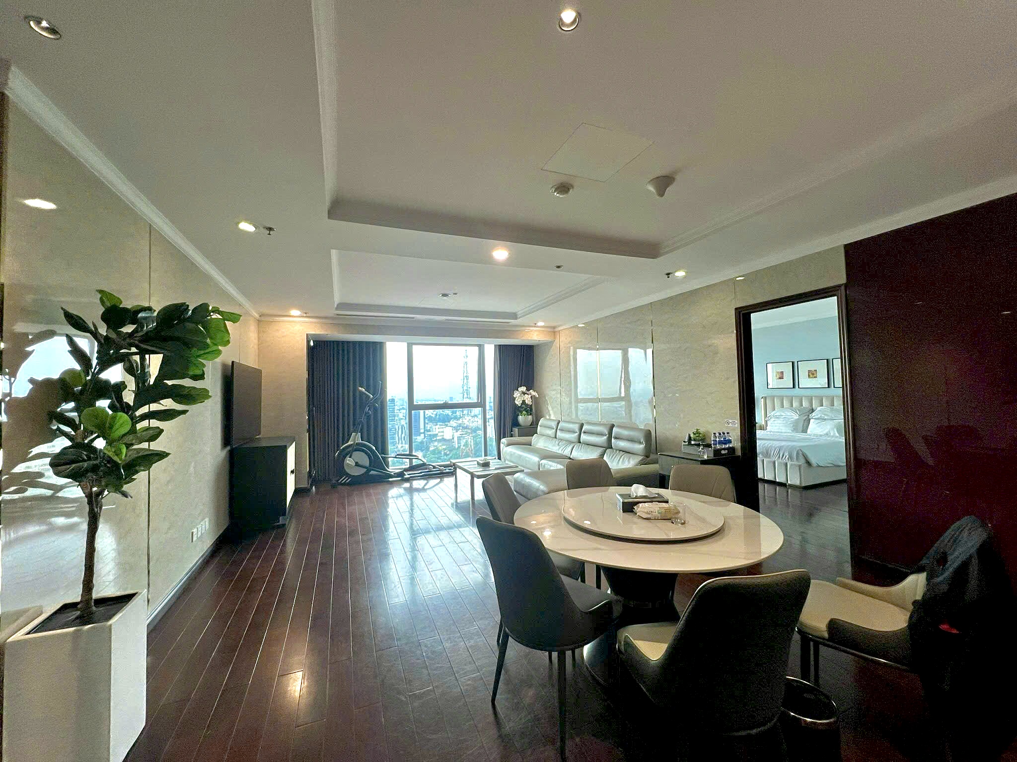 VINCOM DONG KHOI, DISTRICT 1, 3 BEDROOMS, FULLY FURNISHED image