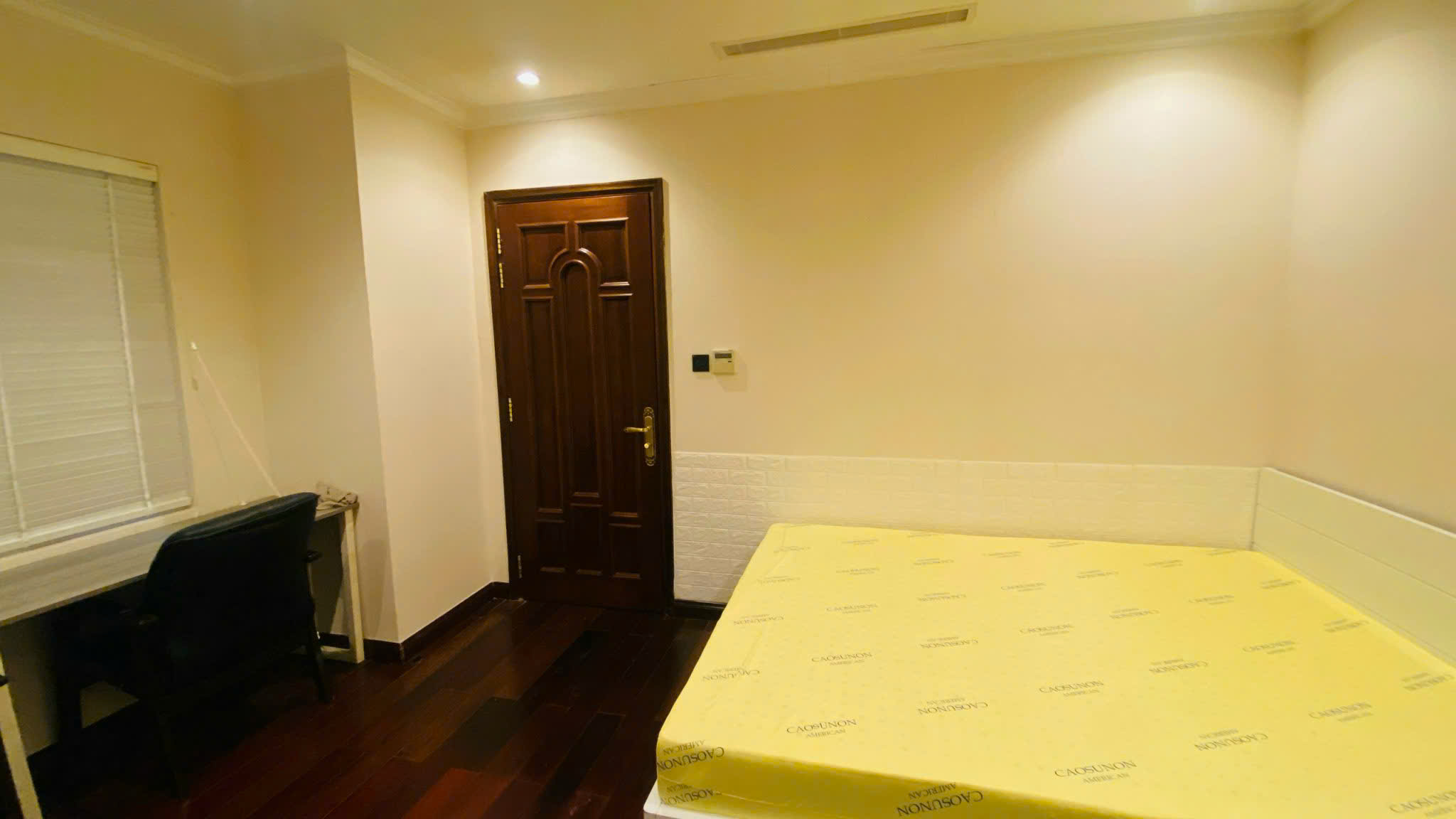 VINCOM DONG KHOI, DISTRICT 1, 3 BEDROOMS, FULLY FURNISHED image