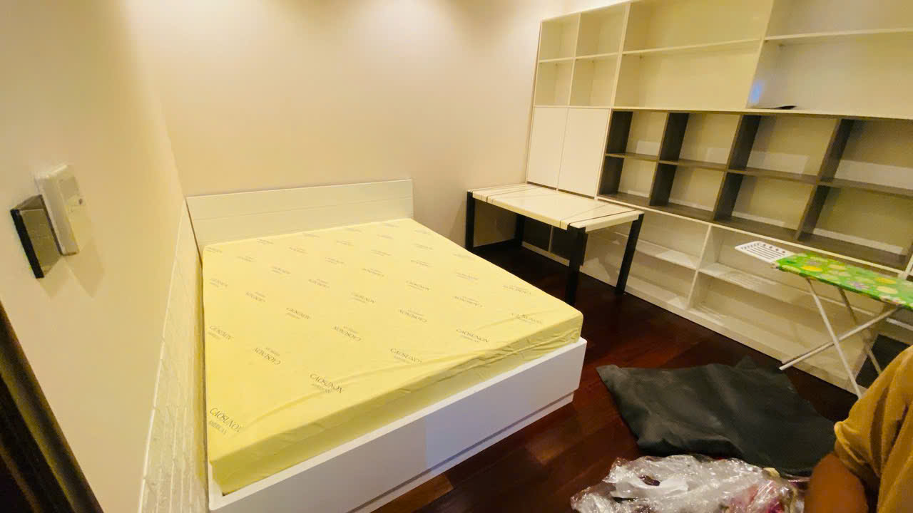 VINCOM DONG KHOI, DISTRICT 1, 3 BEDROOMS, FULLY FURNISHED image