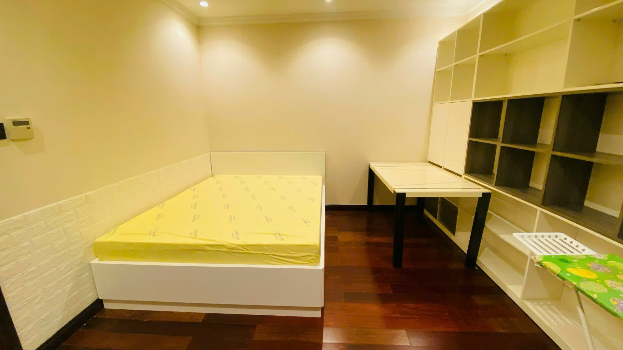 VINCOM DONG KHOI, DISTRICT 1, 3 BEDROOMS, FULLY FURNISHED image