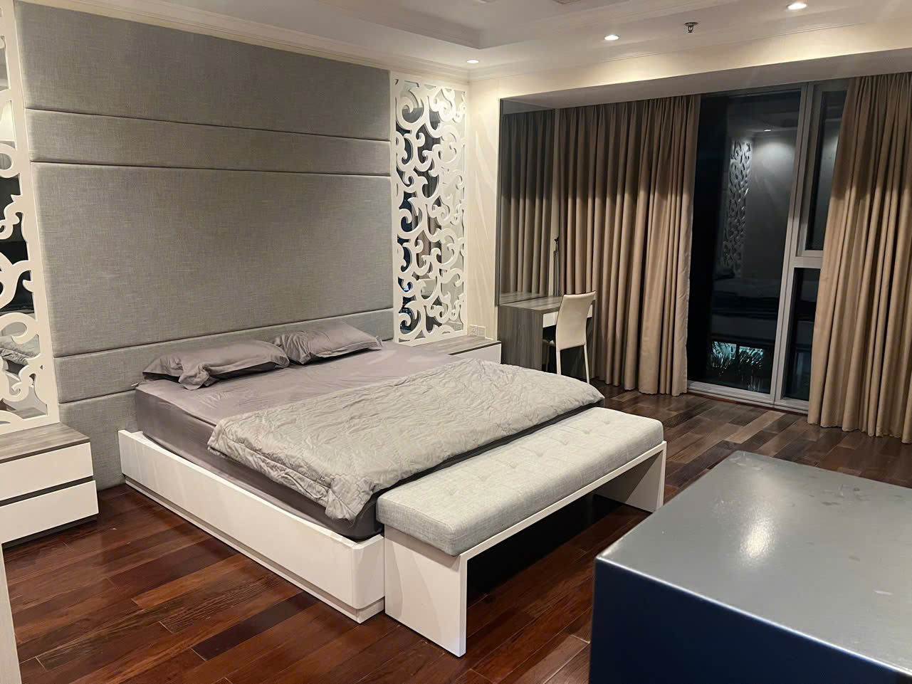 VINCOM DONG KHOI, DISTRICT 1, 3 BEDROOMS, FULLY FURNISHED image