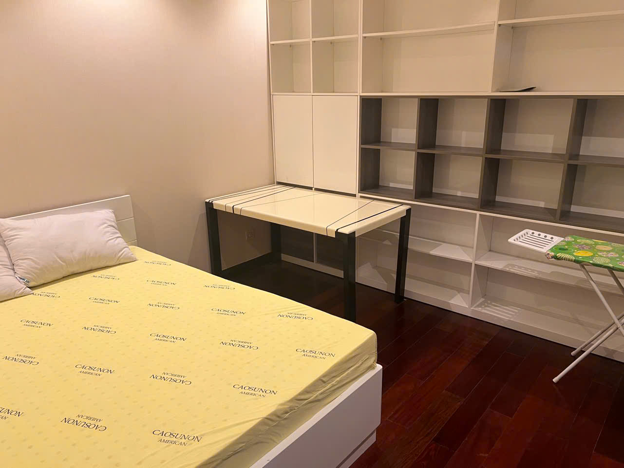 VINCOM DONG KHOI, DISTRICT 1, 3 BEDROOMS, FULLY FURNISHED image