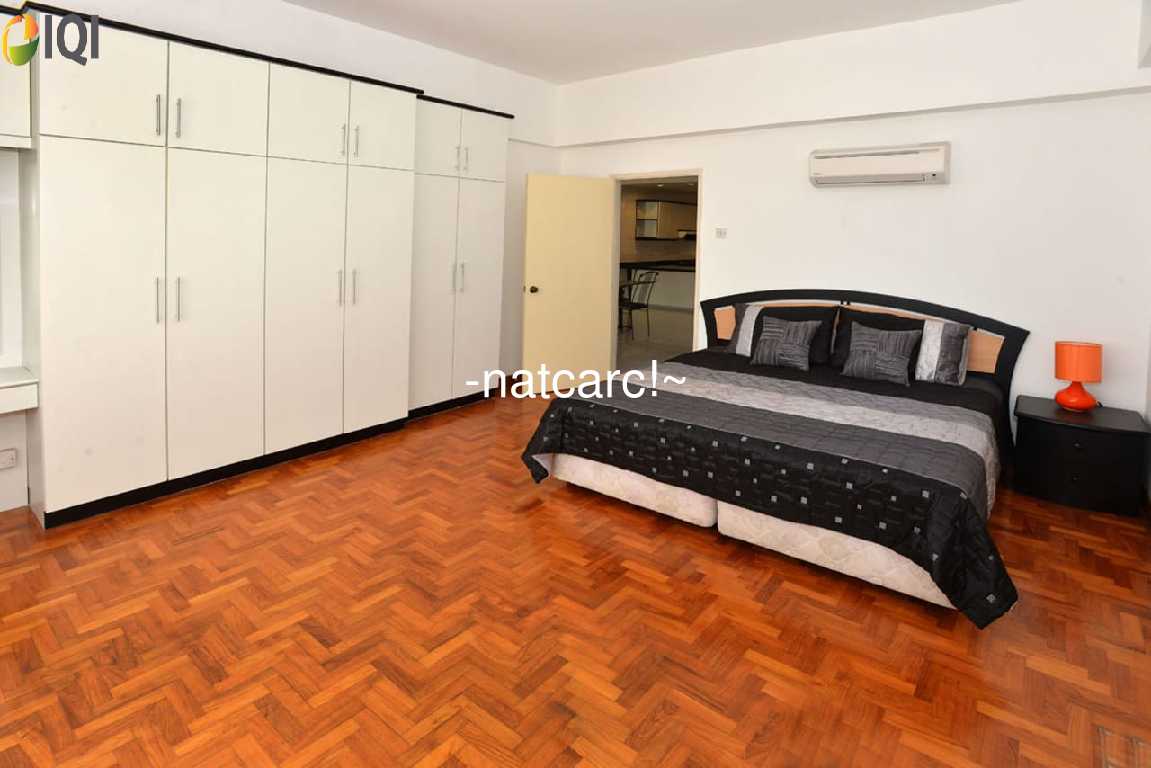 BIG FREEHOLD SEAVIEW  RENOVATED FULLY FURNISH SERI BAYAN CONDO KLEBANG FOR SALE image