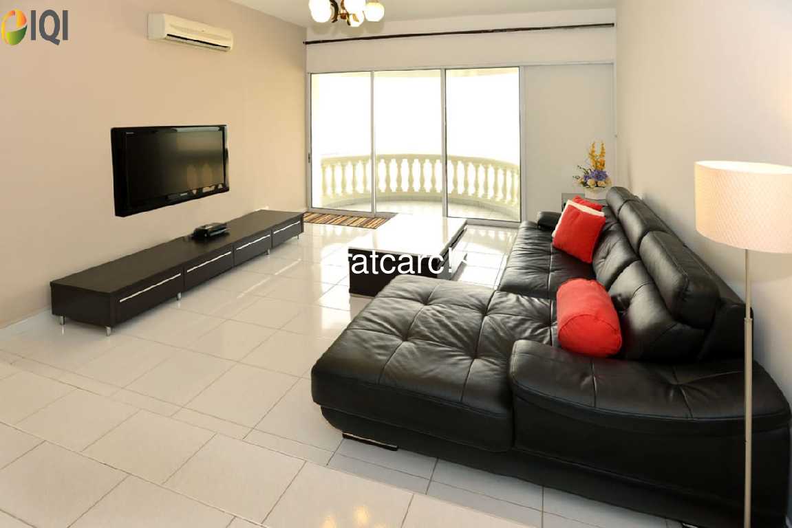 BIG FREEHOLD SEAVIEW  RENOVATED FULLY FURNISH SERI BAYAN CONDO KLEBANG FOR SALE image