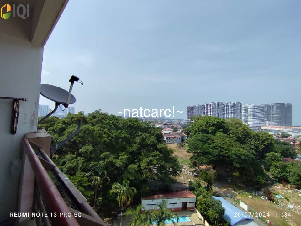 BIG FREEHOLD SEAVIEW  RENOVATED FULLY FURNISH SERI BAYAN CONDO KLEBANG FOR SALE image