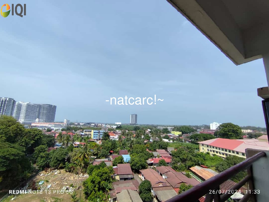 BIG FREEHOLD SEAVIEW  RENOVATED FULLY FURNISH SERI BAYAN CONDO KLEBANG FOR SALE image