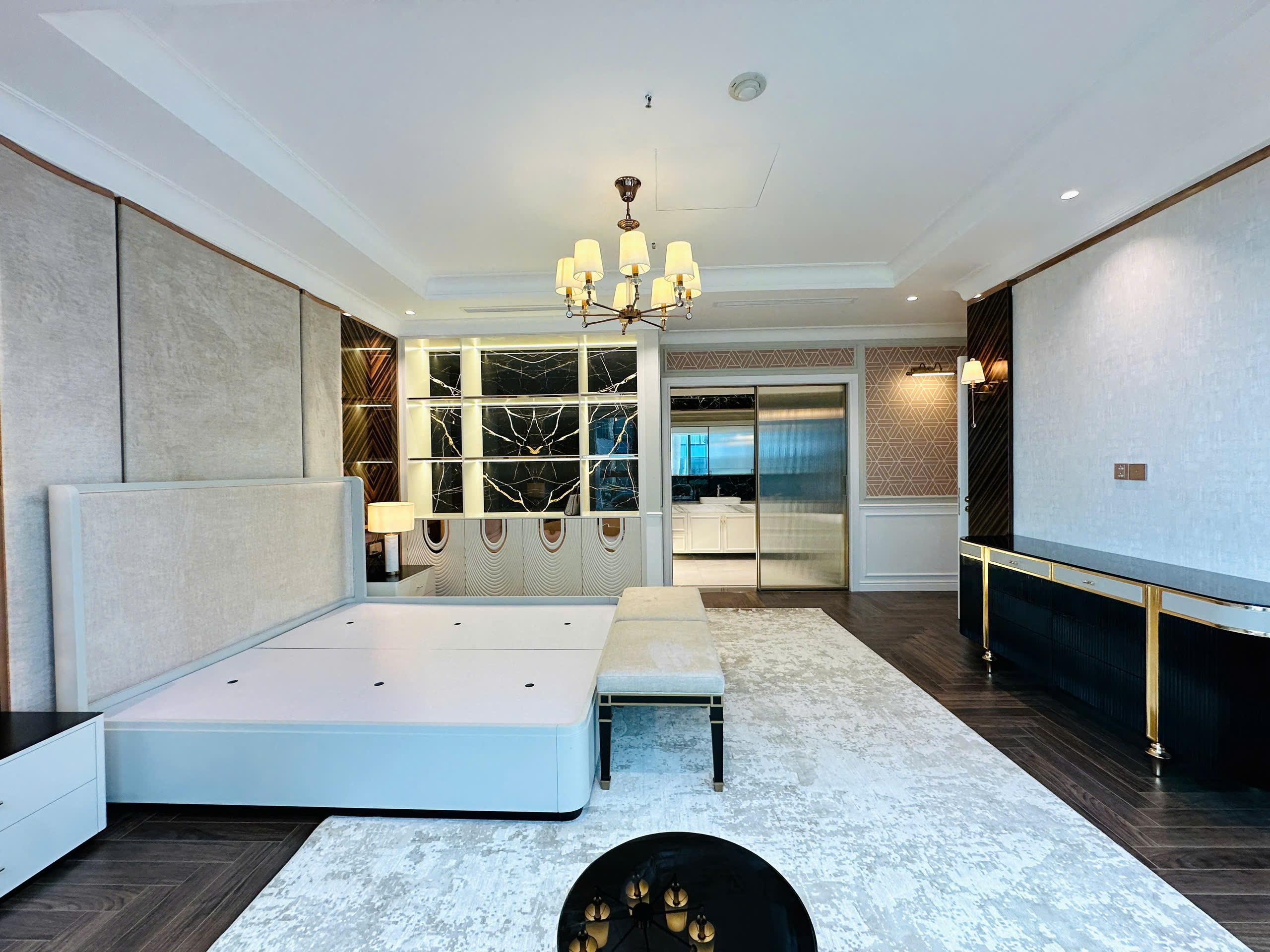 VINCOM DONG KHOI, DISTRICT 1, 3 BEDROOMS, FULLY FURNISHED image