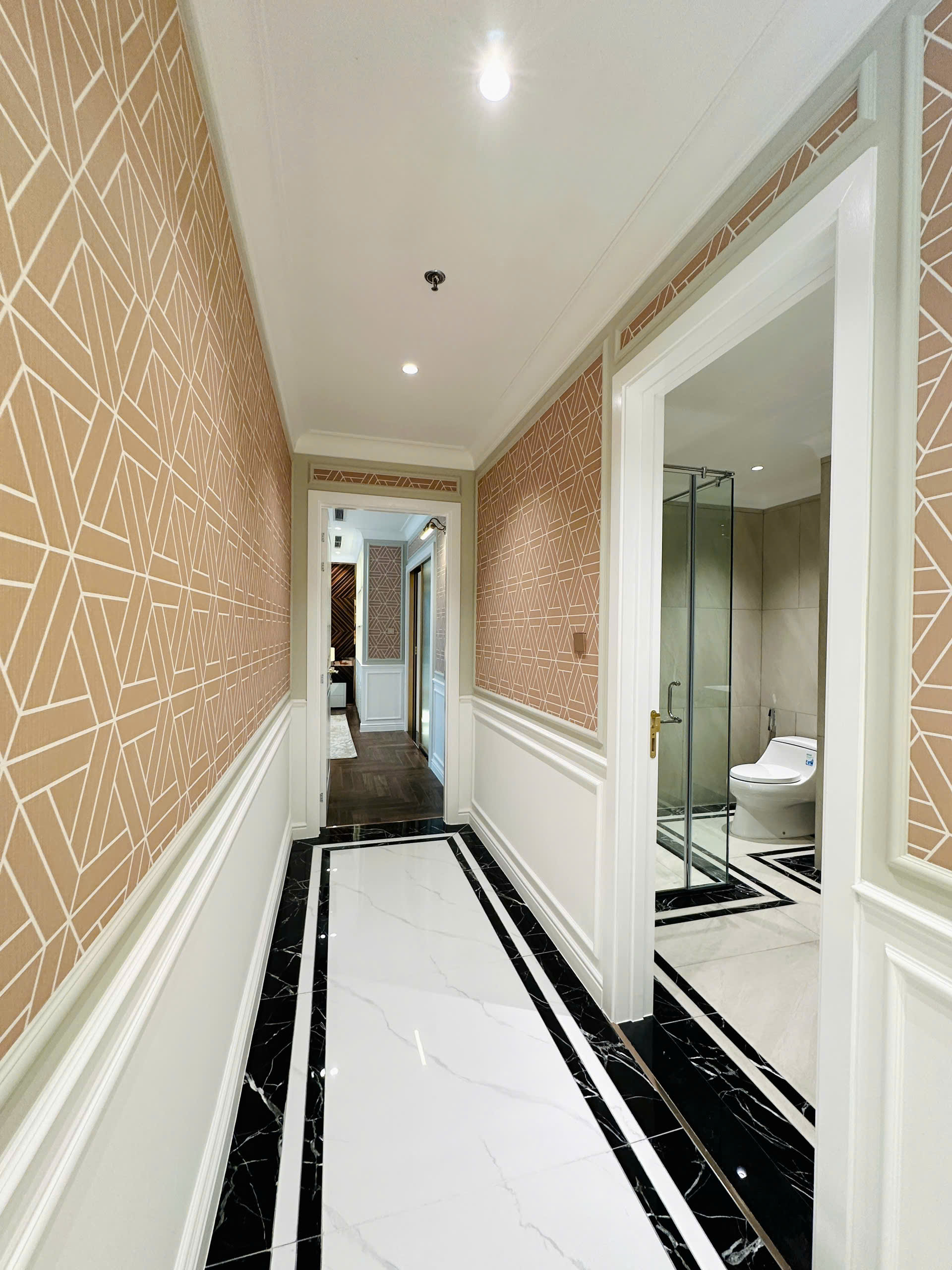 VINCOM DONG KHOI, DISTRICT 1, 3 BEDROOMS, FULLY FURNISHED image