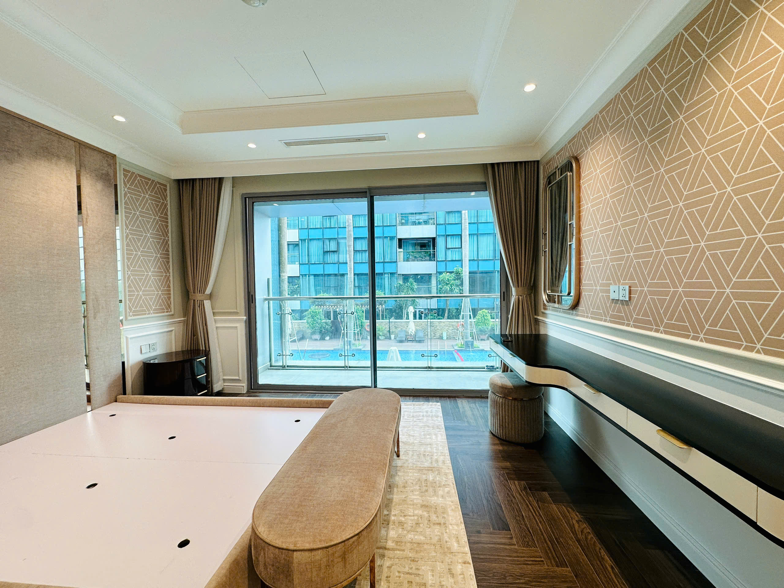 VINCOM DONG KHOI, DISTRICT 1, 3 BEDROOMS, FULLY FURNISHED image