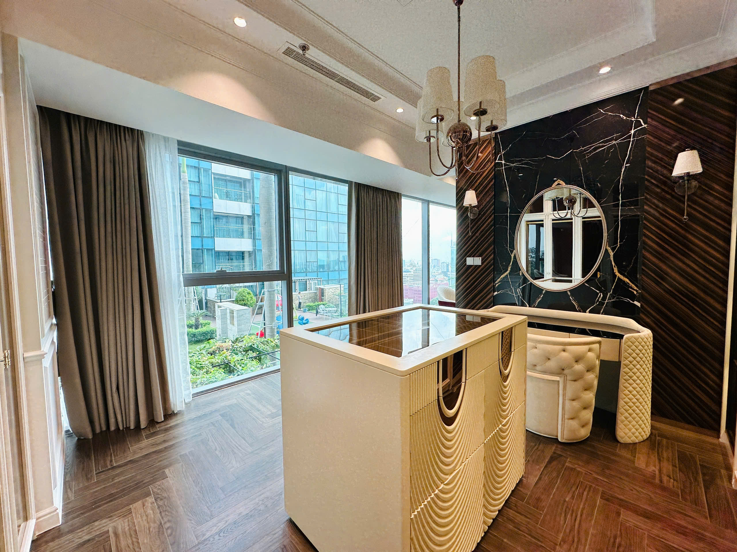 VINCOM DONG KHOI, DISTRICT 1, 3 BEDROOMS, FULLY FURNISHED image