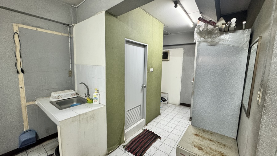 ขายอาคารพาณิชย์ 4.5 หน้าตลาดสดนนทบุรี  ถนนพิบูลสงคราม นนทบุรี image