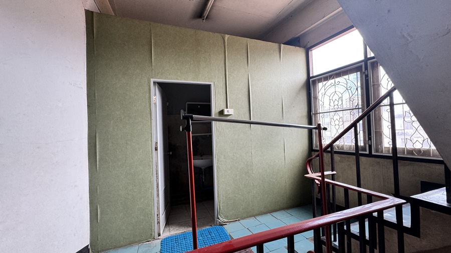 ขายอาคารพาณิชย์ 4.5 หน้าตลาดสดนนทบุรี  ถนนพิบูลสงคราม นนทบุรี image