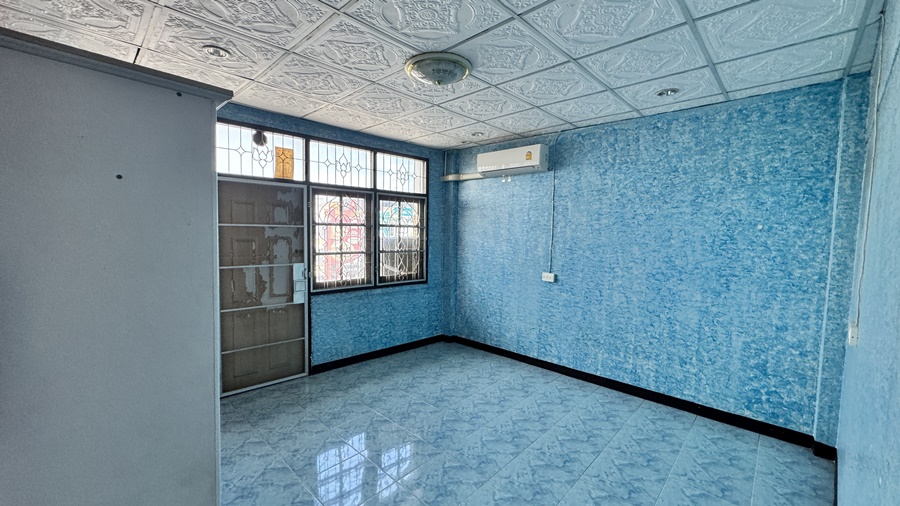 ขายอาคารพาณิชย์ 4.5 หน้าตลาดสดนนทบุรี  ถนนพิบูลสงคราม นนทบุรี image