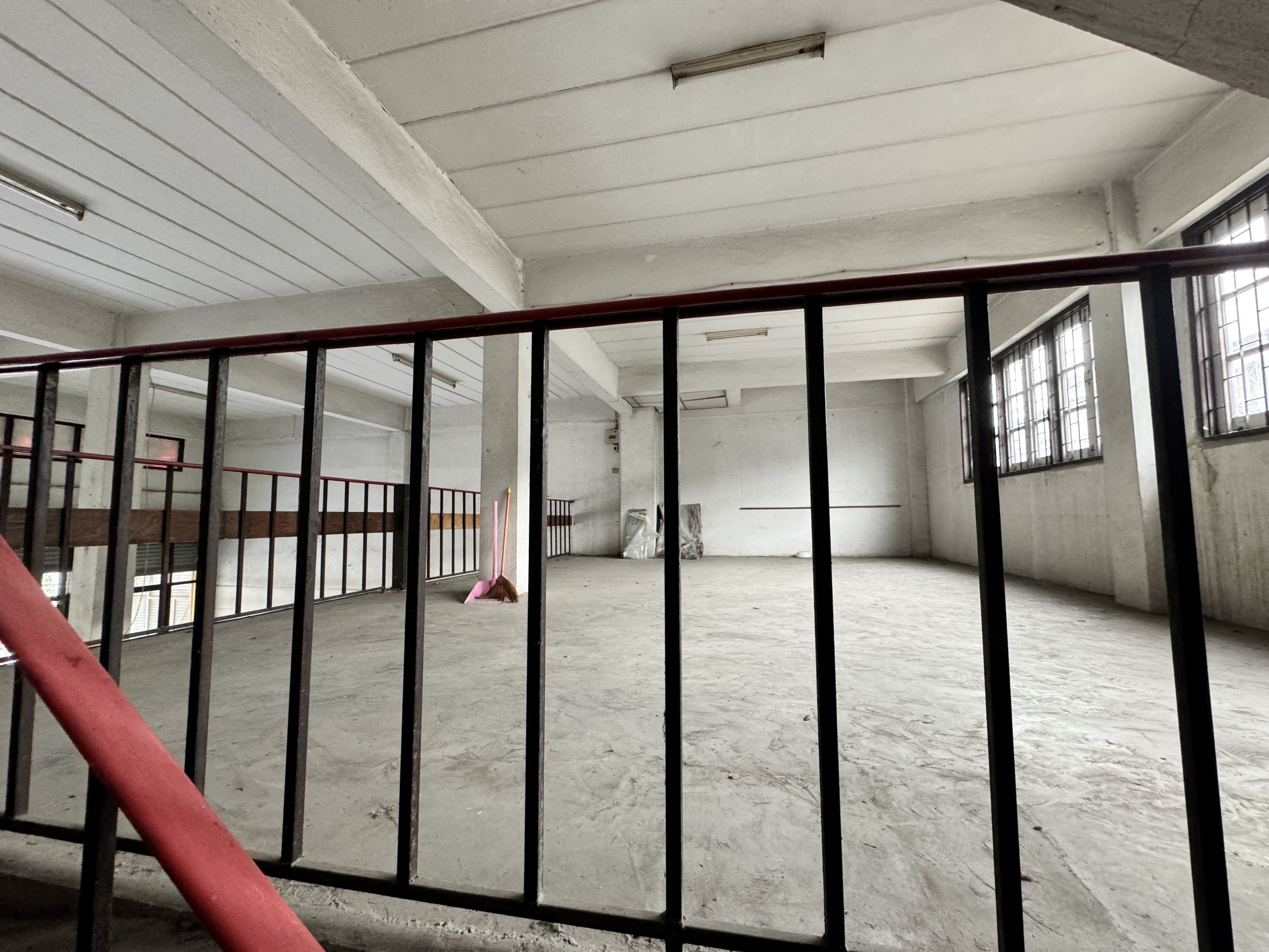 ขายอาคารพาณิชย์ 3.5 ชั้น  2 คูหา 32 ตร.ว.  ซอย. นาวงประชาพัฒนา  แขวงสีกัน เขตดอนเมือง image