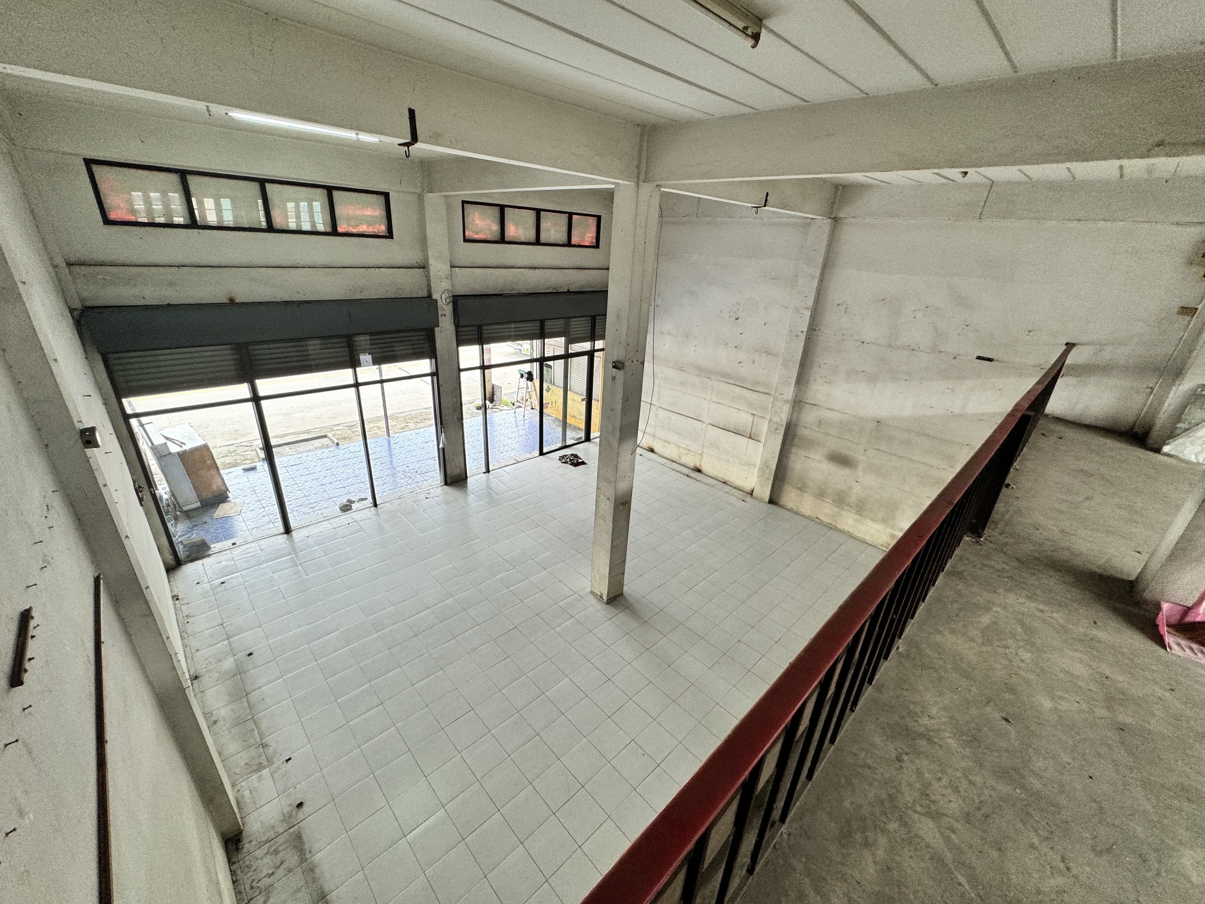 ขายอาคารพาณิชย์ 3.5 ชั้น  2 คูหา 32 ตร.ว.  ซอย. นาวงประชาพัฒนา  แขวงสีกัน เขตดอนเมือง image