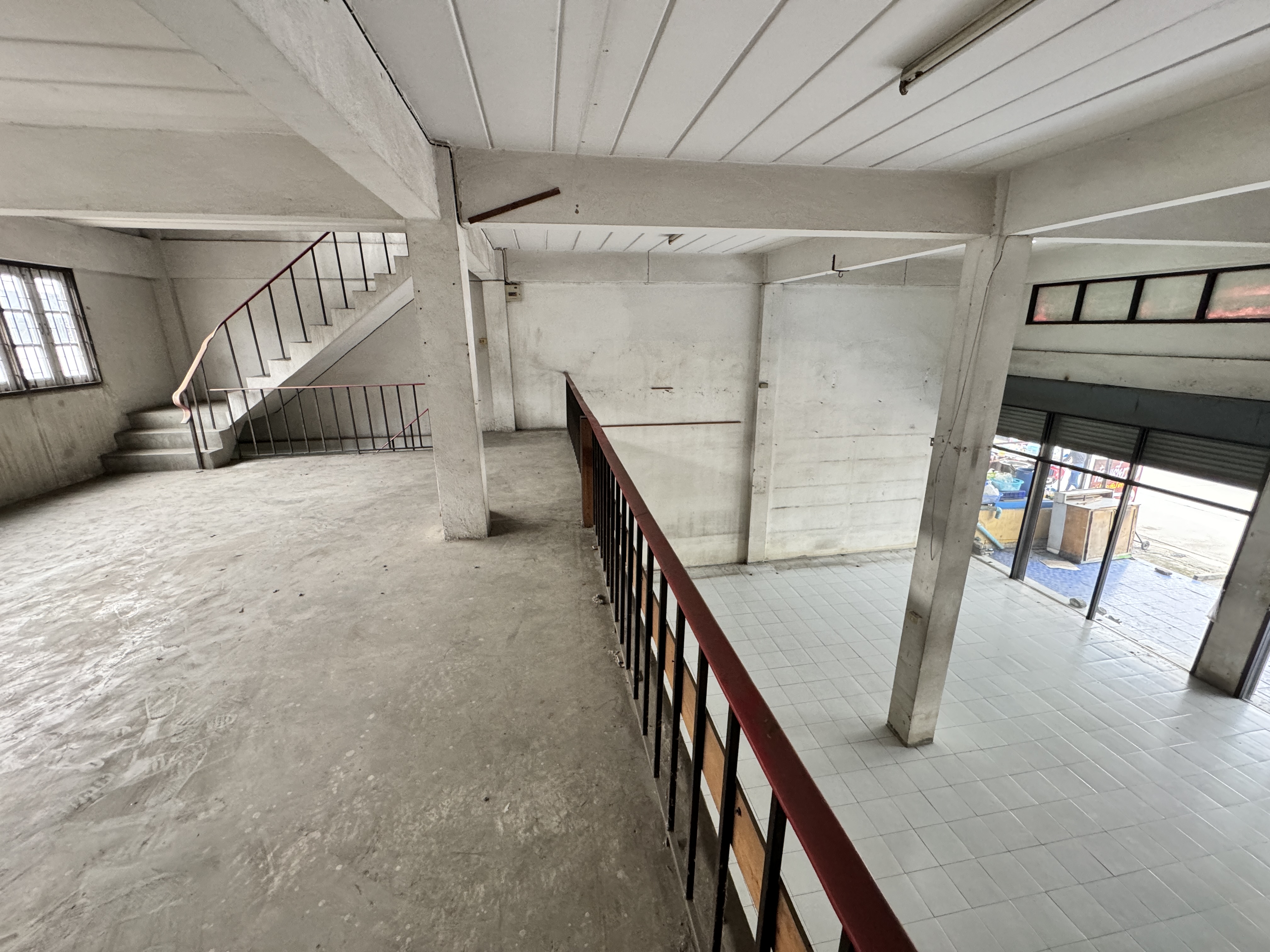 ขายอาคารพาณิชย์ 3.5 ชั้น  2 คูหา 32 ตร.ว.  ซอย. นาวงประชาพัฒนา  แขวงสีกัน เขตดอนเมือง image