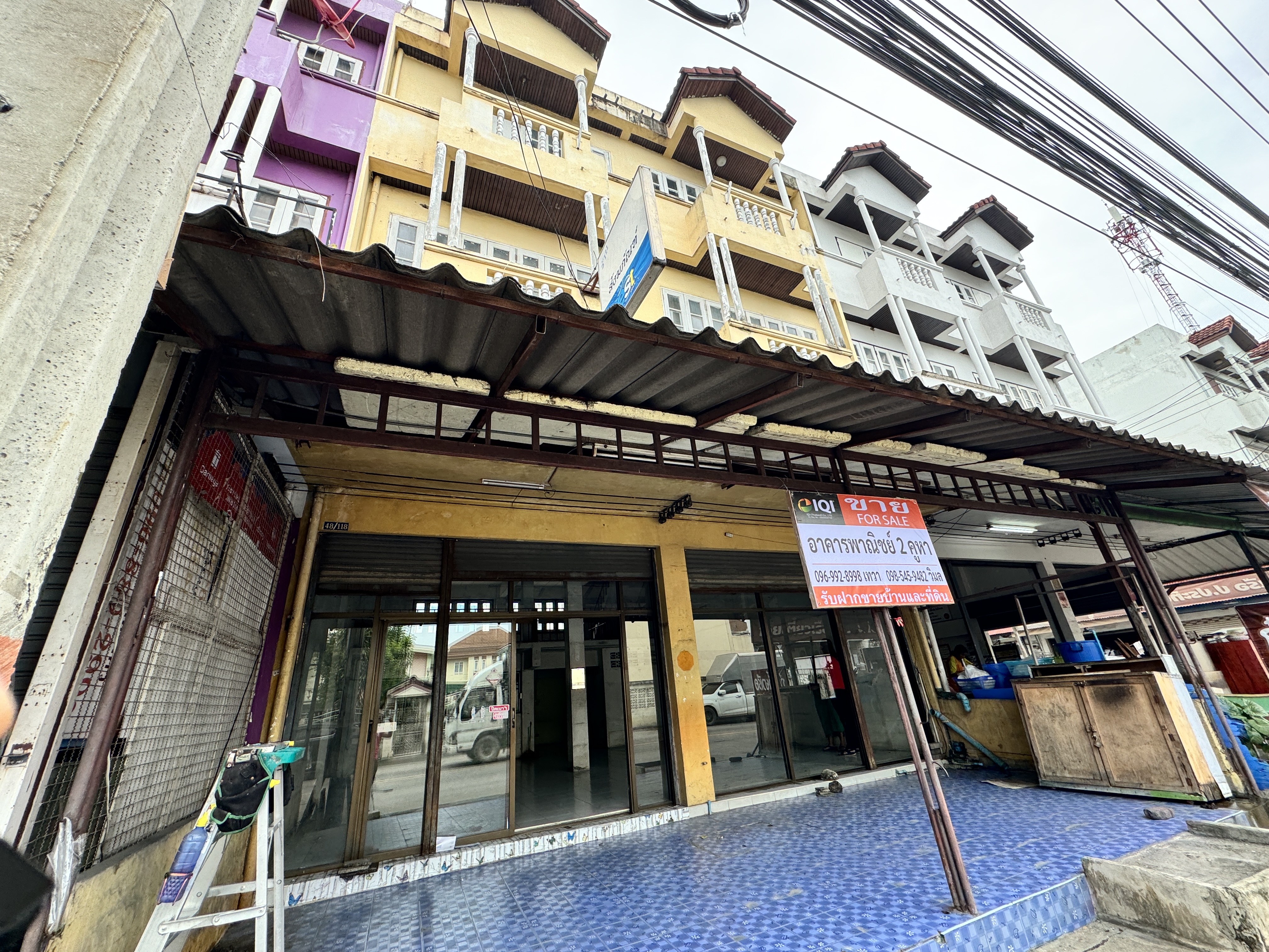 ขายอาคารพาณิชย์ 3.5 ชั้น  2 คูหา 32 ตร.ว.  ซอย. นาวงประชาพัฒนา  แขวงสีกัน เขตดอนเมือง image