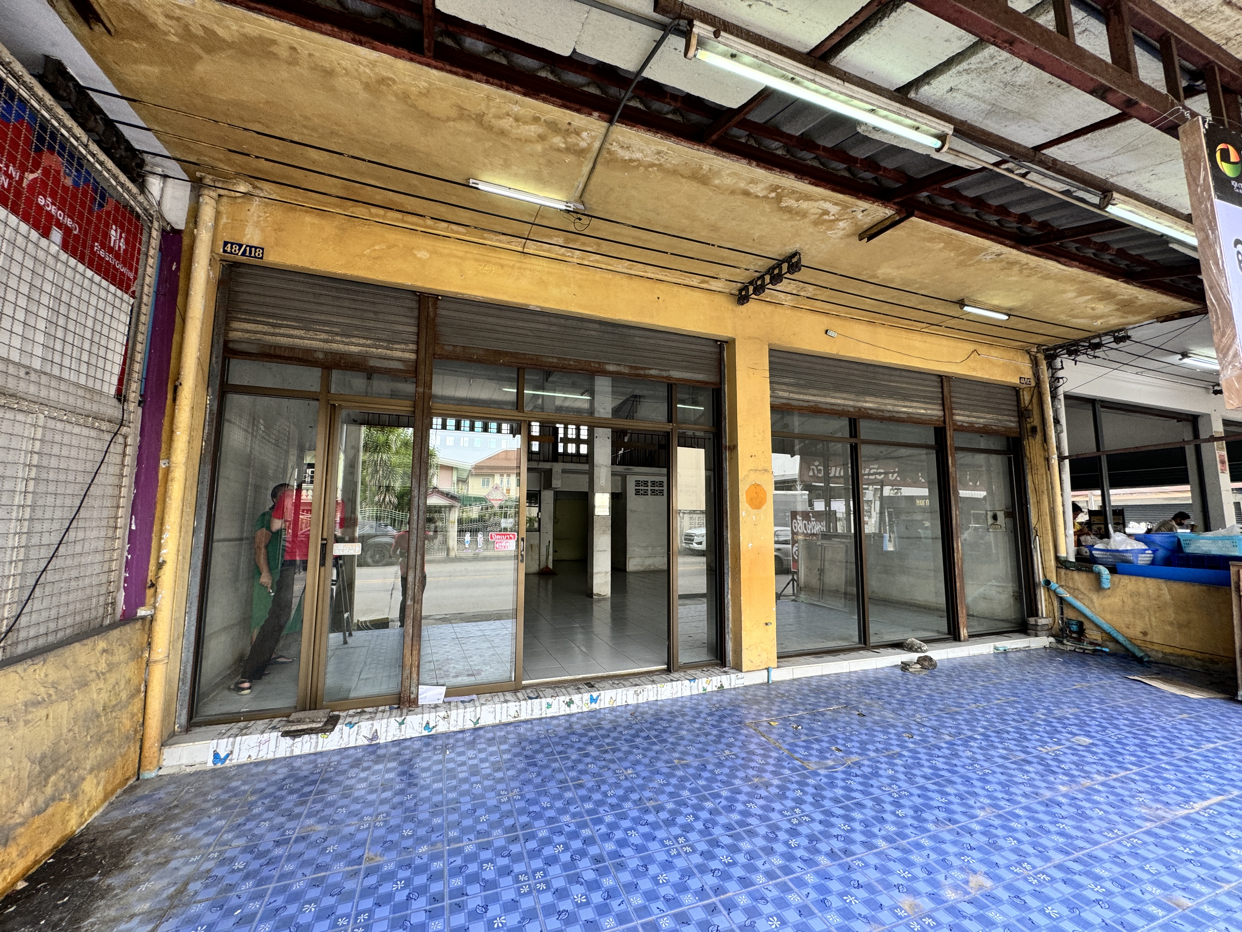 ขายอาคารพาณิชย์ 3.5 ชั้น  2 คูหา 32 ตร.ว.  ซอย. นาวงประชาพัฒนา  แขวงสีกัน เขตดอนเมือง image