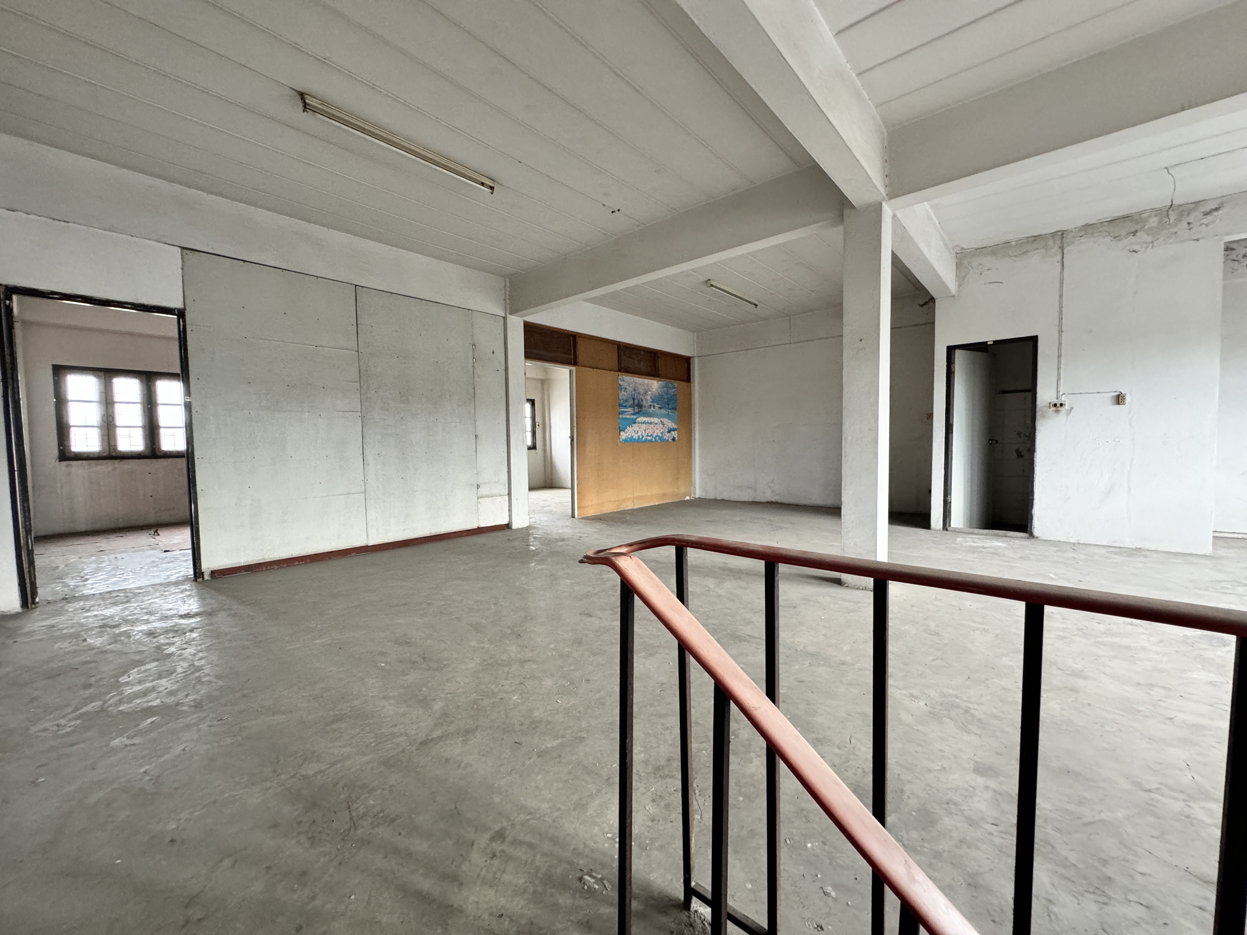 ขายอาคารพาณิชย์ 3.5 ชั้น  2 คูหา 32 ตร.ว.  ซอย. นาวงประชาพัฒนา  แขวงสีกัน เขตดอนเมือง image